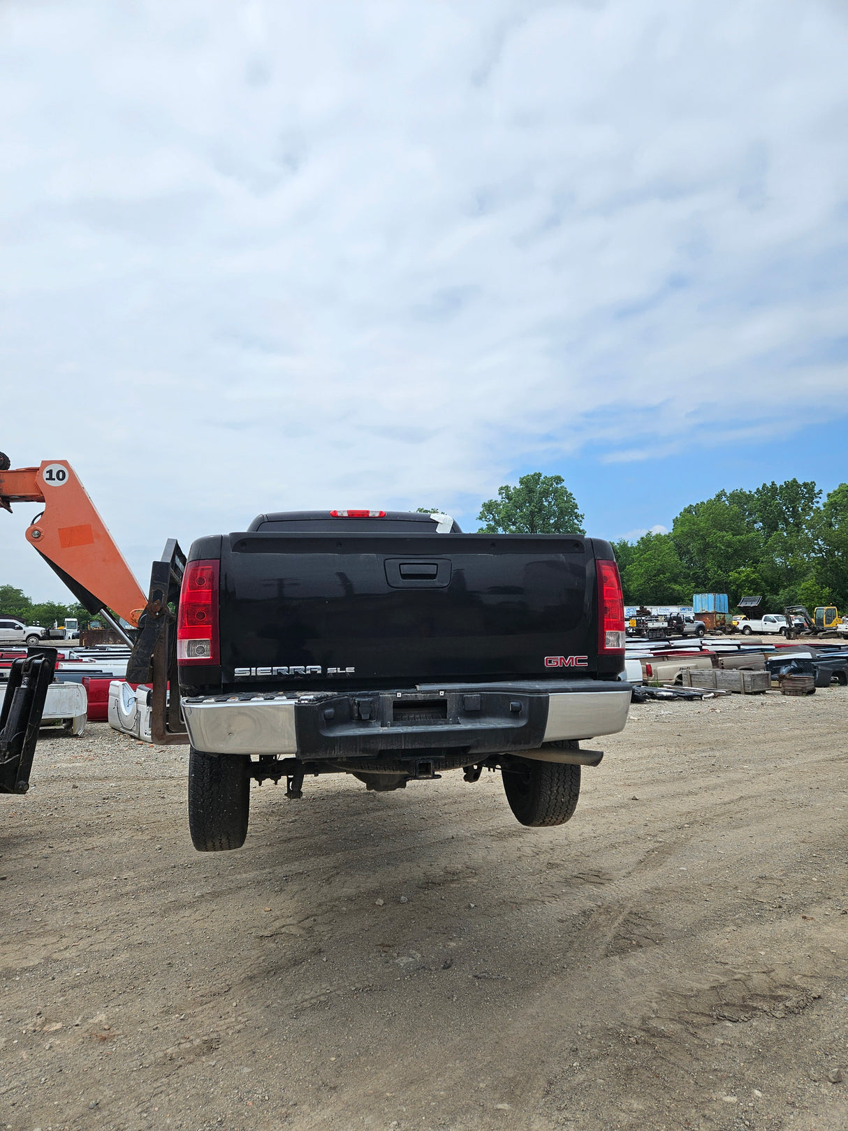 2011 GMC Sierra Extended Cab Short Bed 1500 - FULL PART OUT