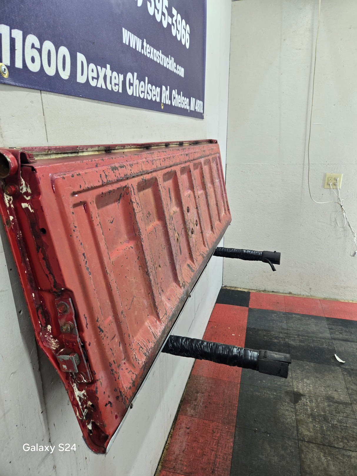 1973-1987 Chevrolet / GMC Square Body Tailgate C10 C15 C20 C25 C35 K10 K15 K20 K25 K35