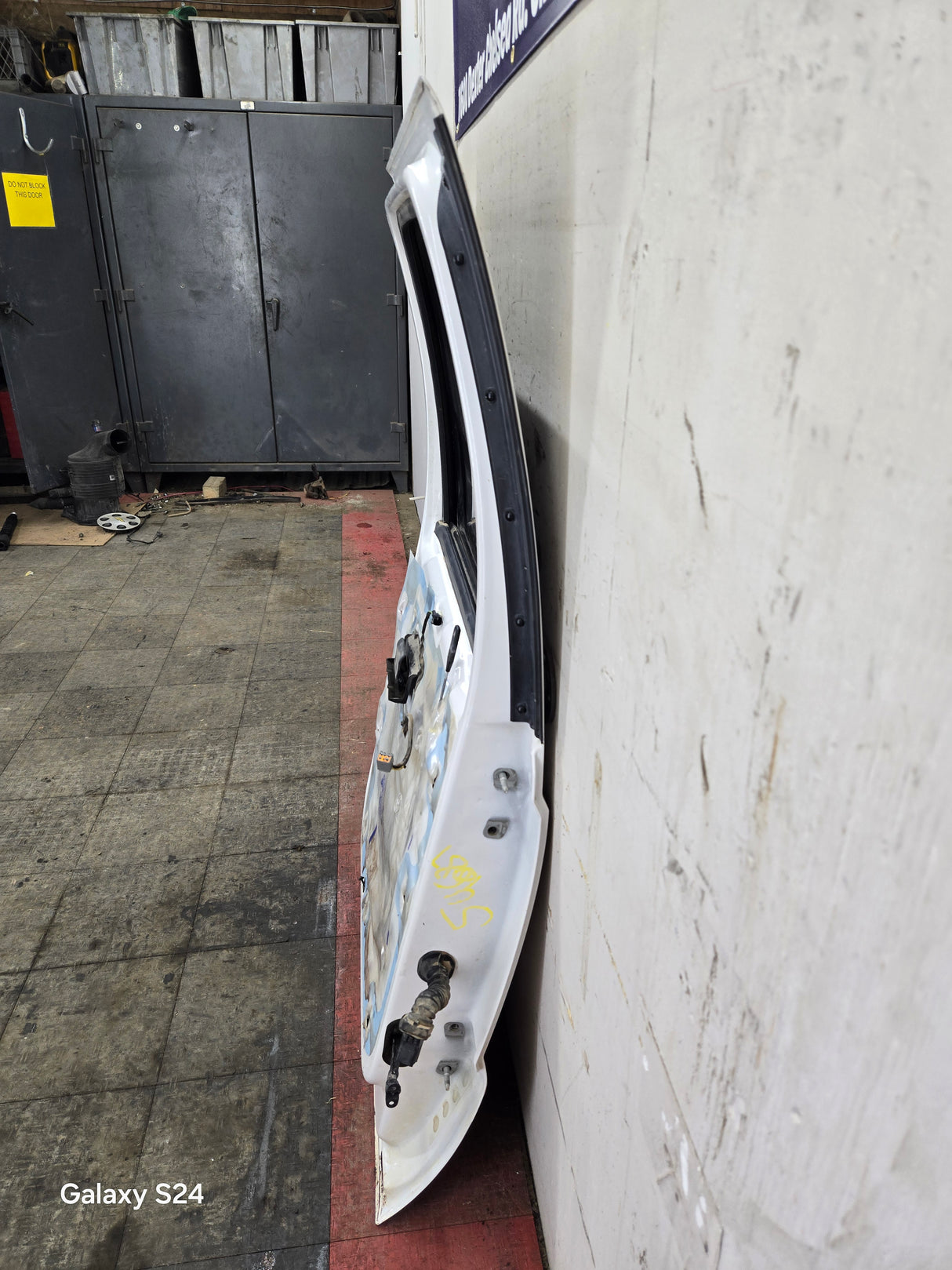 2012-2016 Ford Super Duty Driver Side Rear Door LH Crew Cab F250 F350 F450 F550