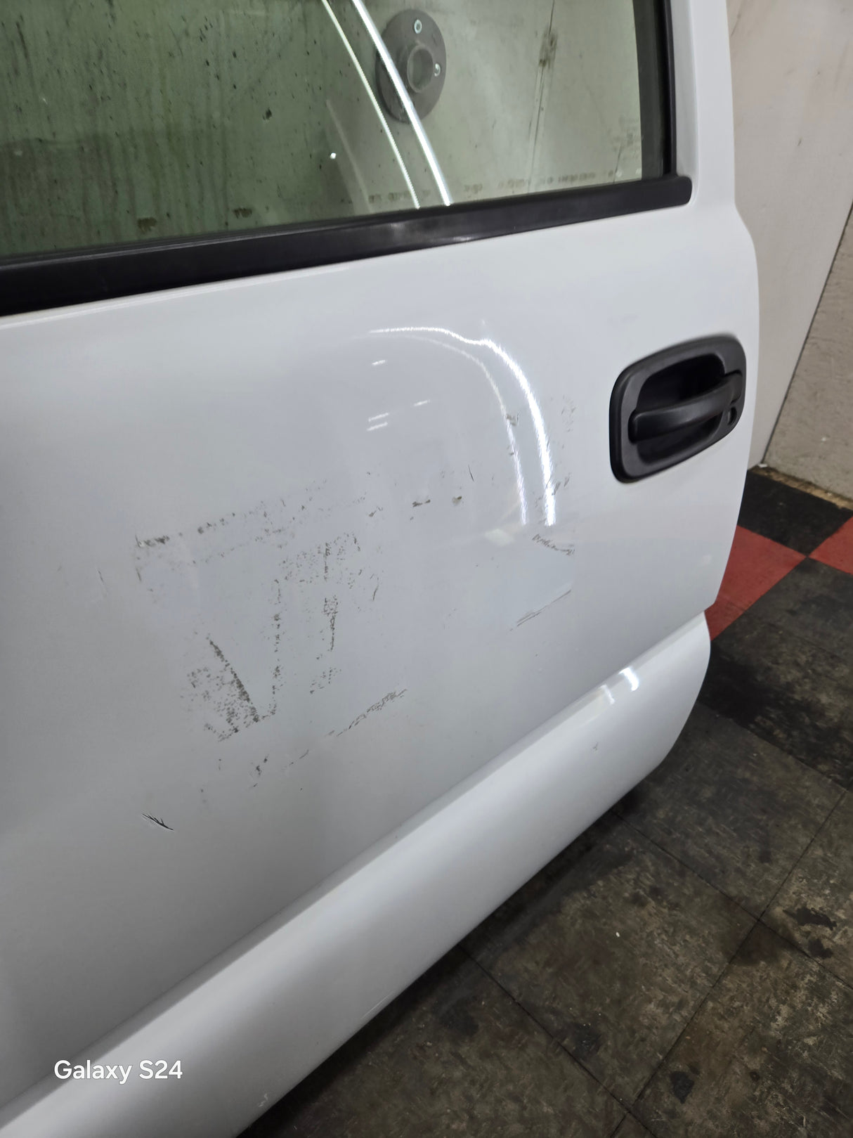 1999-2006 Chevrolet Silverado / GMC Sierra 1500 2500 3500 HD Front Driver Side Door LH