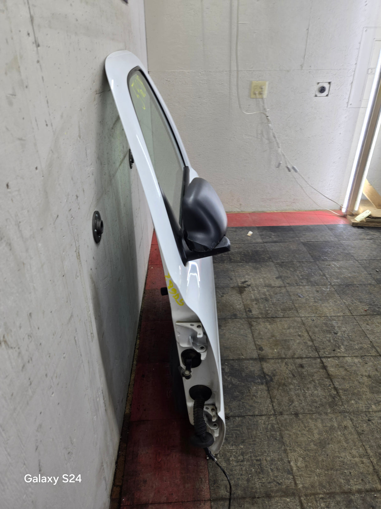 1999-2006 Chevrolet Silverado / GMC Sierra 1500 2500 3500 HD Front Driver Side Door LH