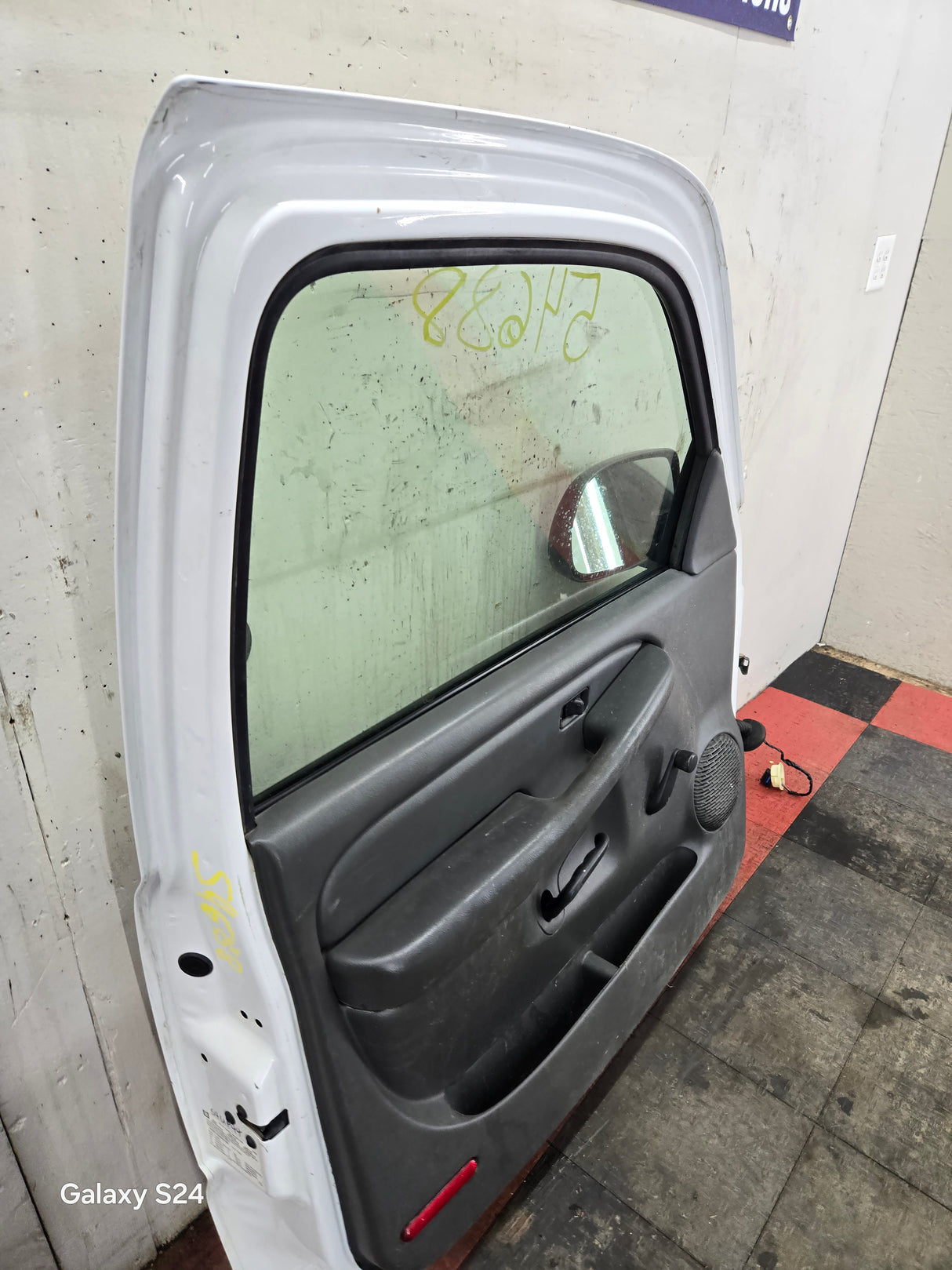 1999-2006 Chevrolet Silverado / GMC Sierra 1500 2500 3500 HD Front Driver Side Door LH