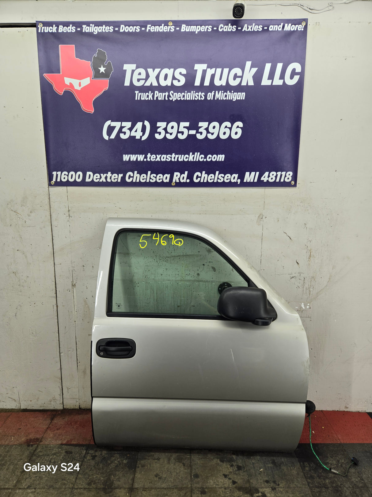 1999-2006 Chevrolet Silverado / GMC Sierra 1500 2500 3500 HD Front Passenger side Door RH