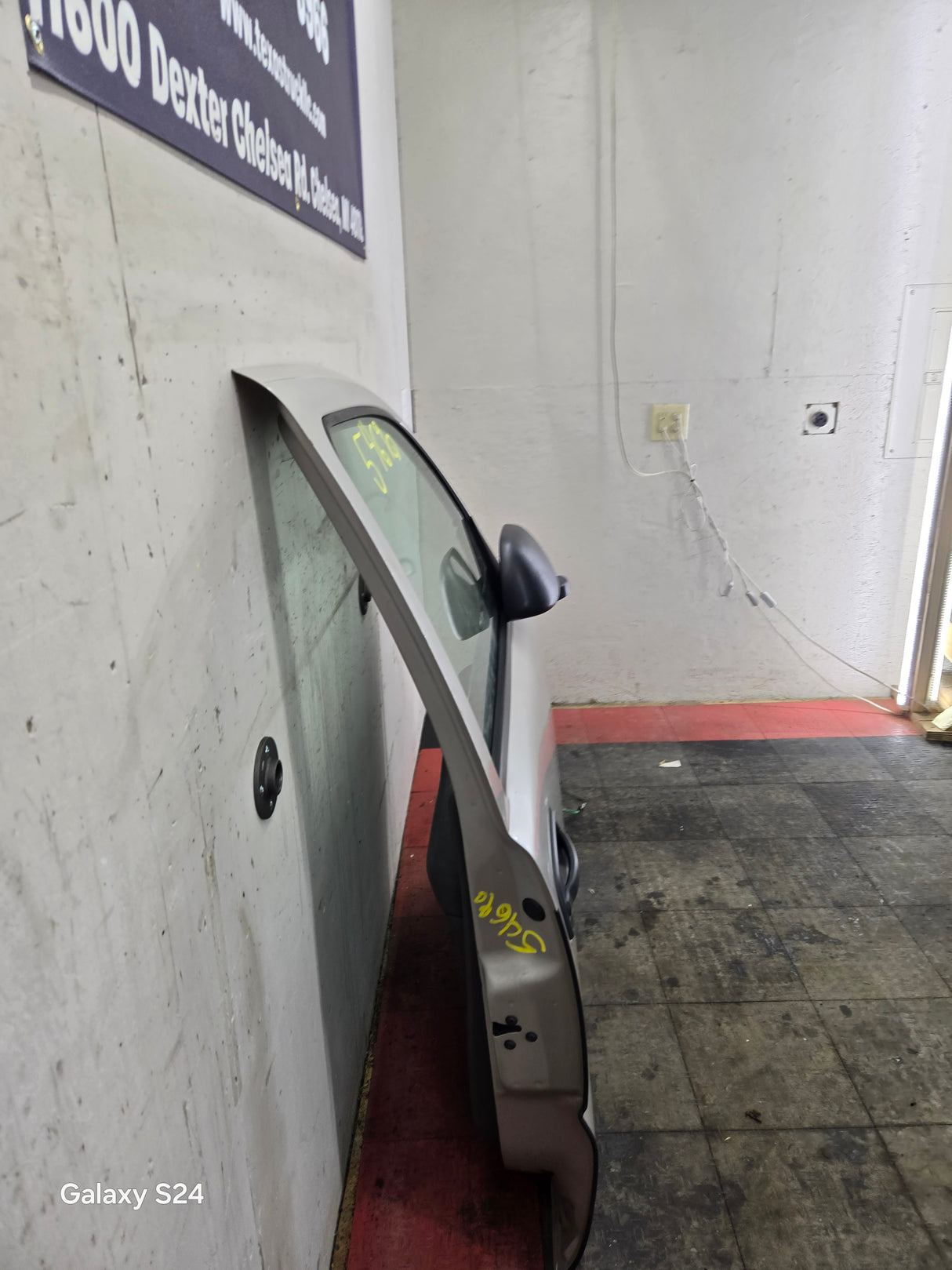 1999-2006 Chevrolet Silverado / GMC Sierra 1500 2500 3500 HD Front Passenger side Door RH