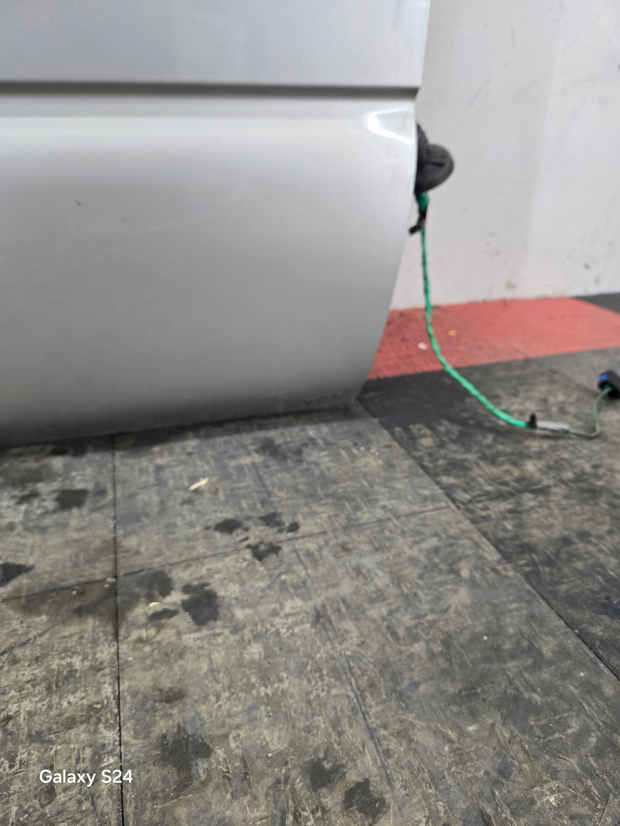 1999-2006 Chevrolet Silverado / GMC Sierra 1500 2500 3500 HD Front Passenger side Door RH