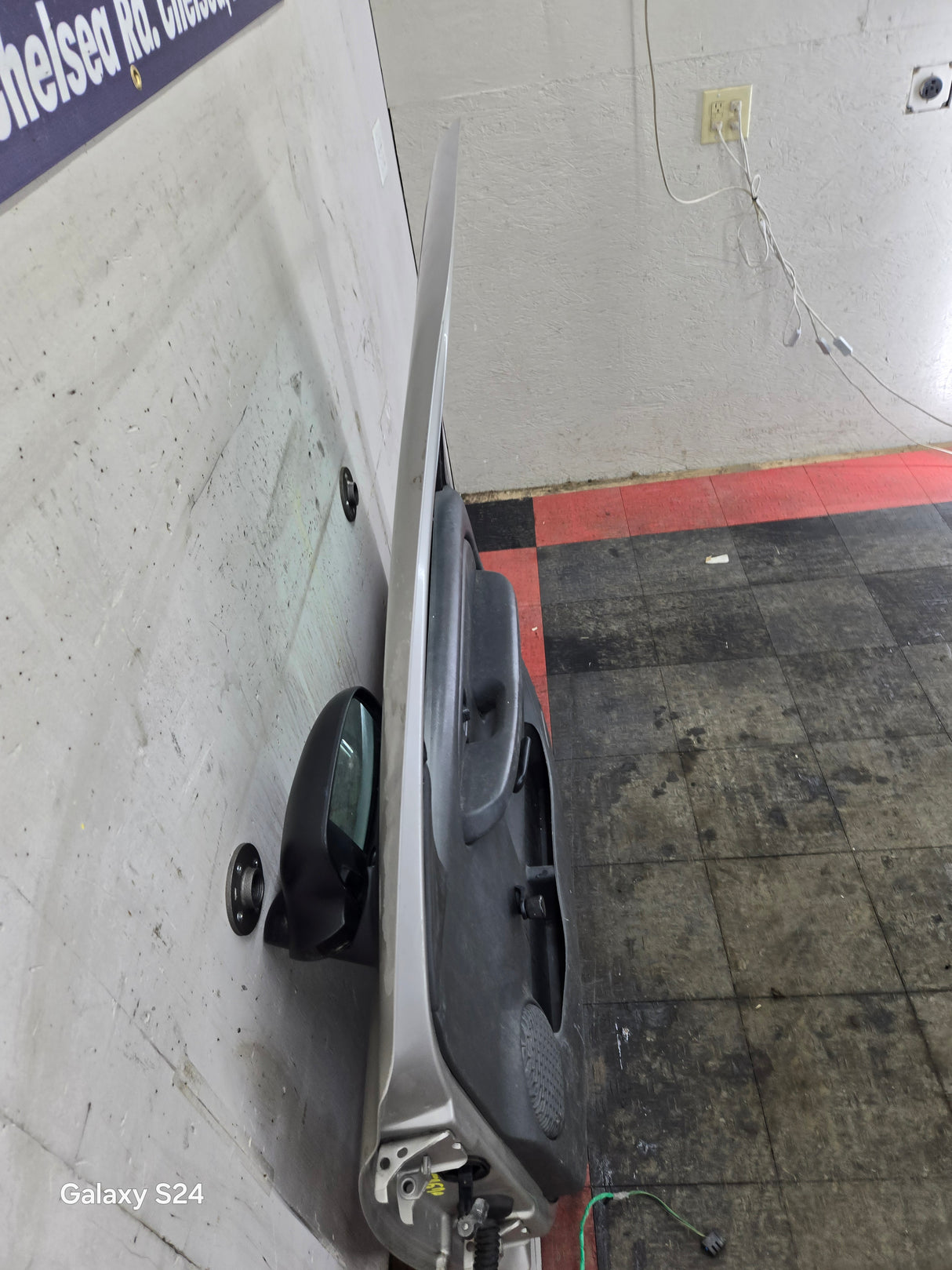 1999-2006 Chevrolet Silverado / GMC Sierra 1500 2500 3500 HD Front Passenger side Door RH