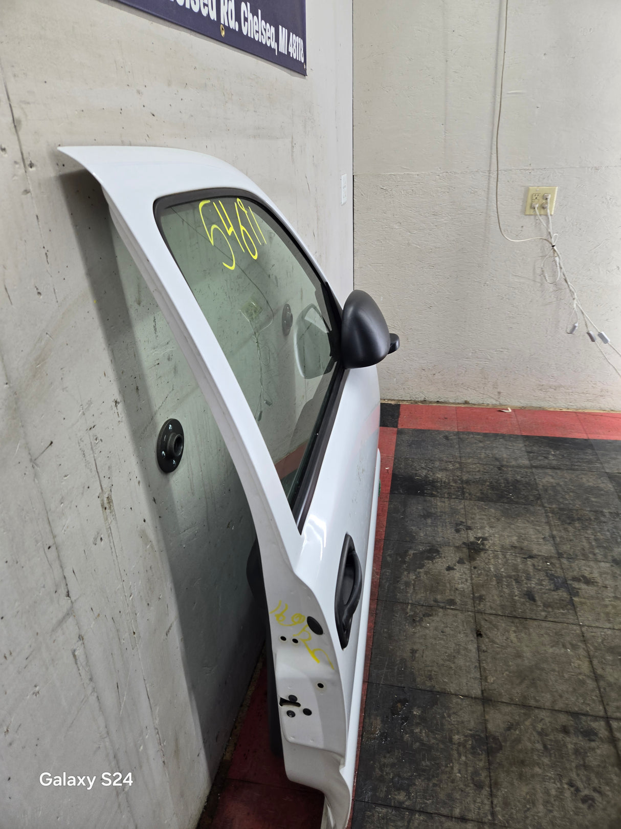 1999-2006 Chevrolet Silverado / GMC Sierra 1500 2500 3500 HD Front RH Passenger side Door