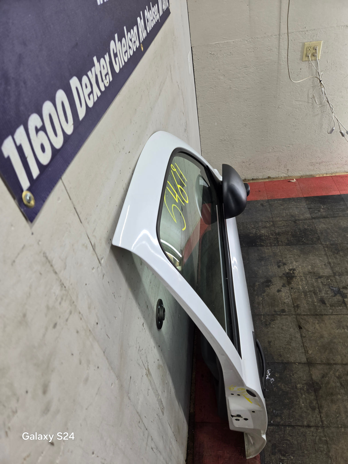 1999-2006 Chevrolet Silverado / GMC Sierra 1500 2500 3500 HD Front RH Passenger side Door