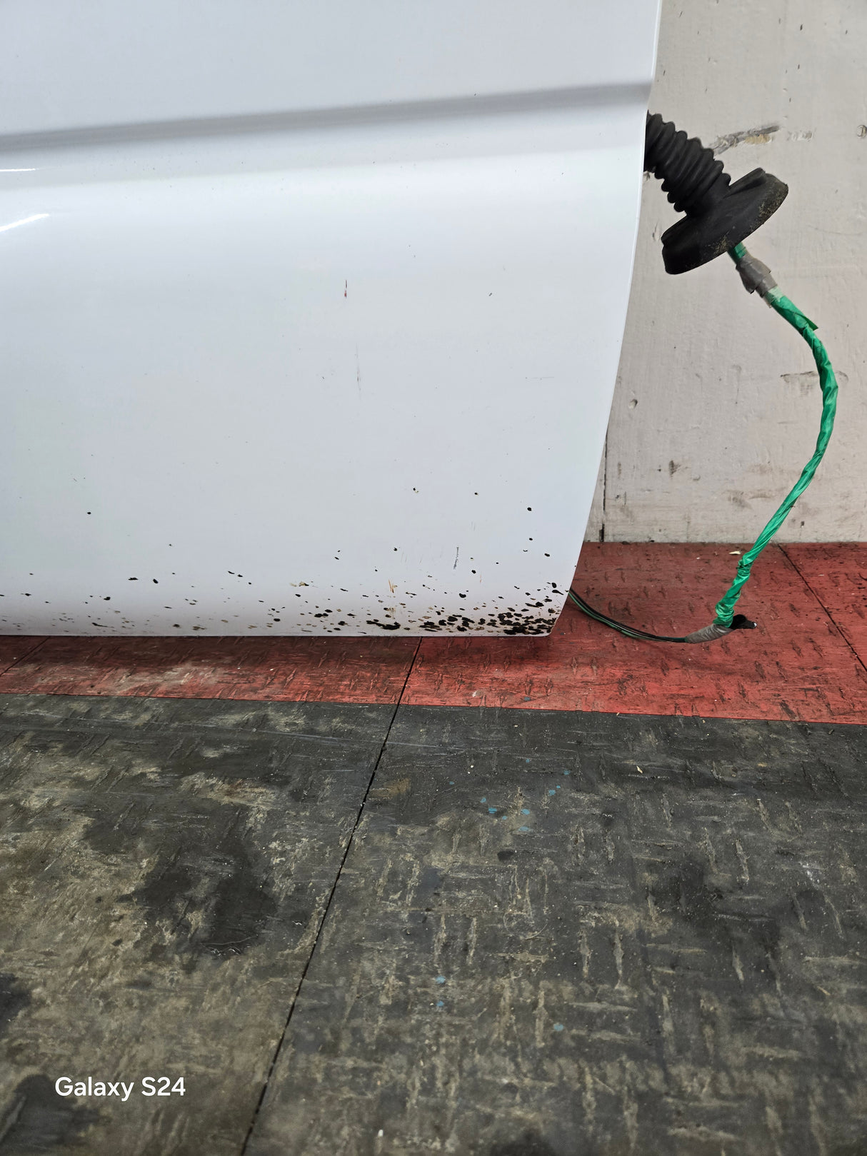 1999-2006 Chevrolet Silverado / GMC Sierra 1500 2500 3500 HD Front RH Passenger side Door