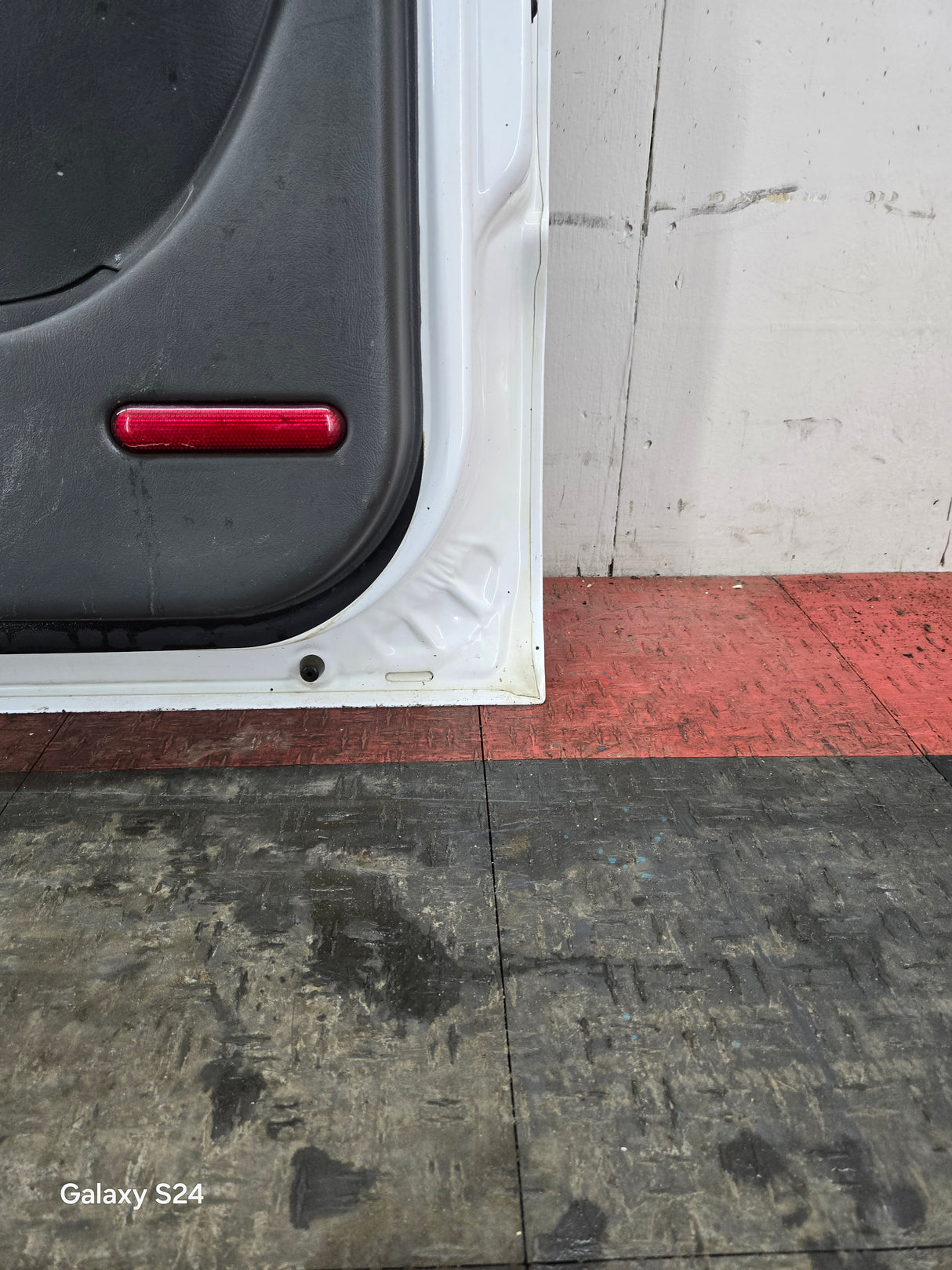 1999-2006 Chevrolet Silverado / GMC Sierra 1500 2500 3500 HD Front RH Passenger side Door