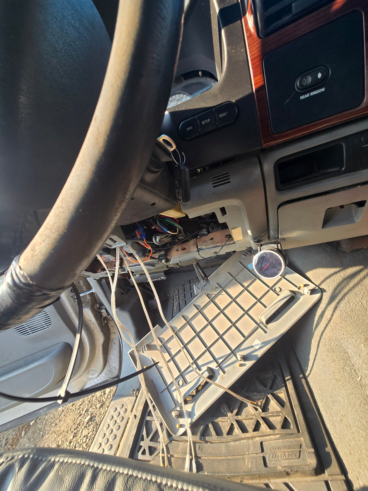 2005 Ford F-350 Super Duty 6.0L Power Stroke Crew Cab Short Bed 2wd - FULL PART OUT