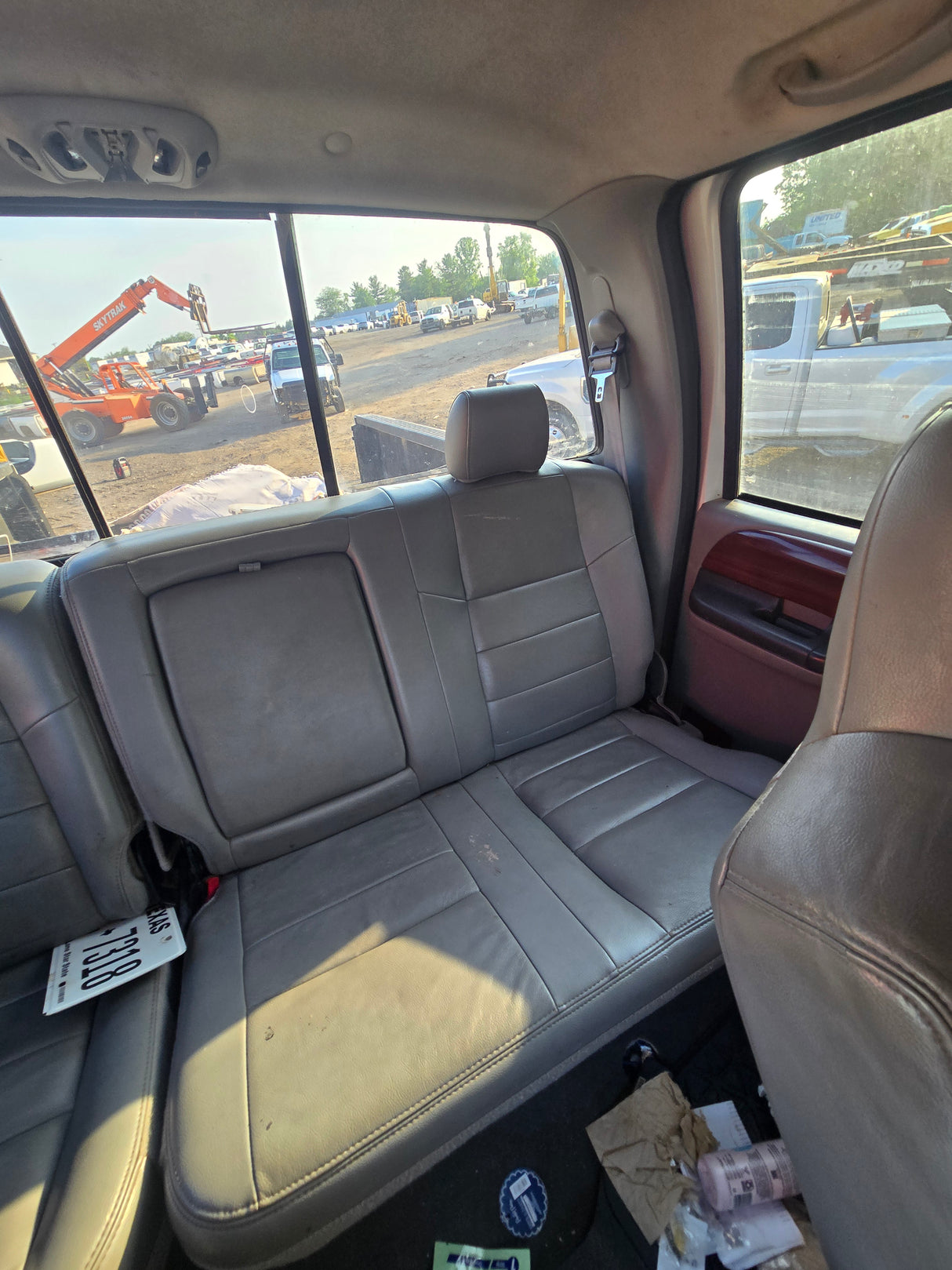 2005 Ford F-350 Super Duty 6.0L Power Stroke Crew Cab Short Bed 2wd - FULL PART OUT