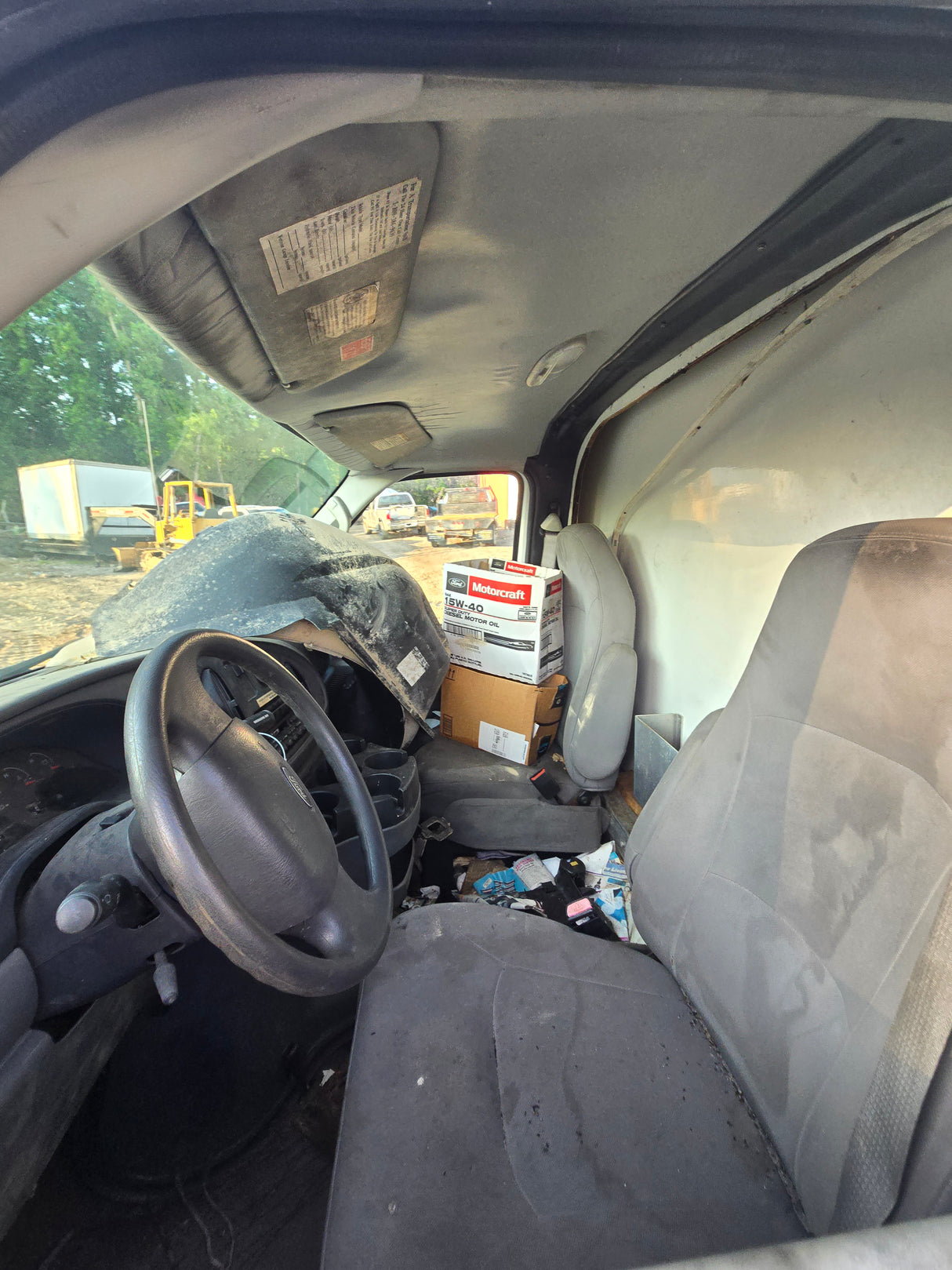 2006 Ford E-450 Express Van Cut Away 6.0L Power Stroke - FULL PART OUT