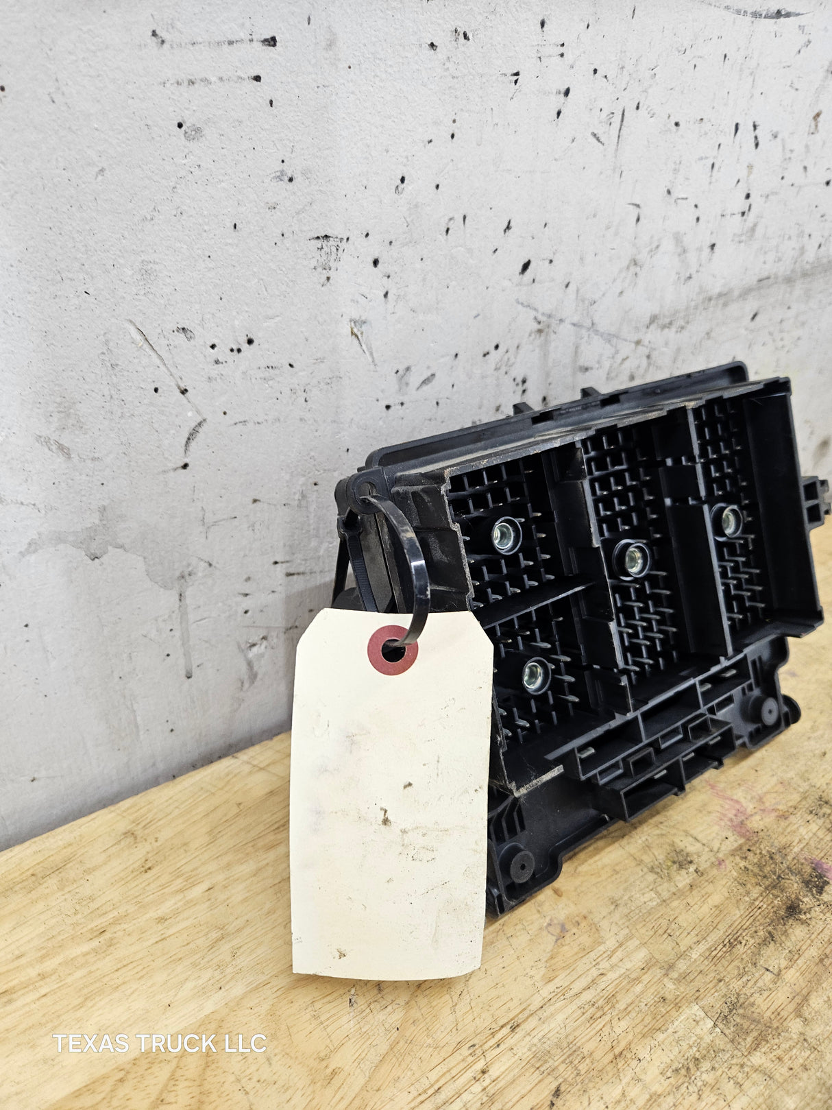 2006-2007 Chevrolet Silverado / GMC Sierra 1500 2500 3500 Engine Bay Fuse Box - 15139209