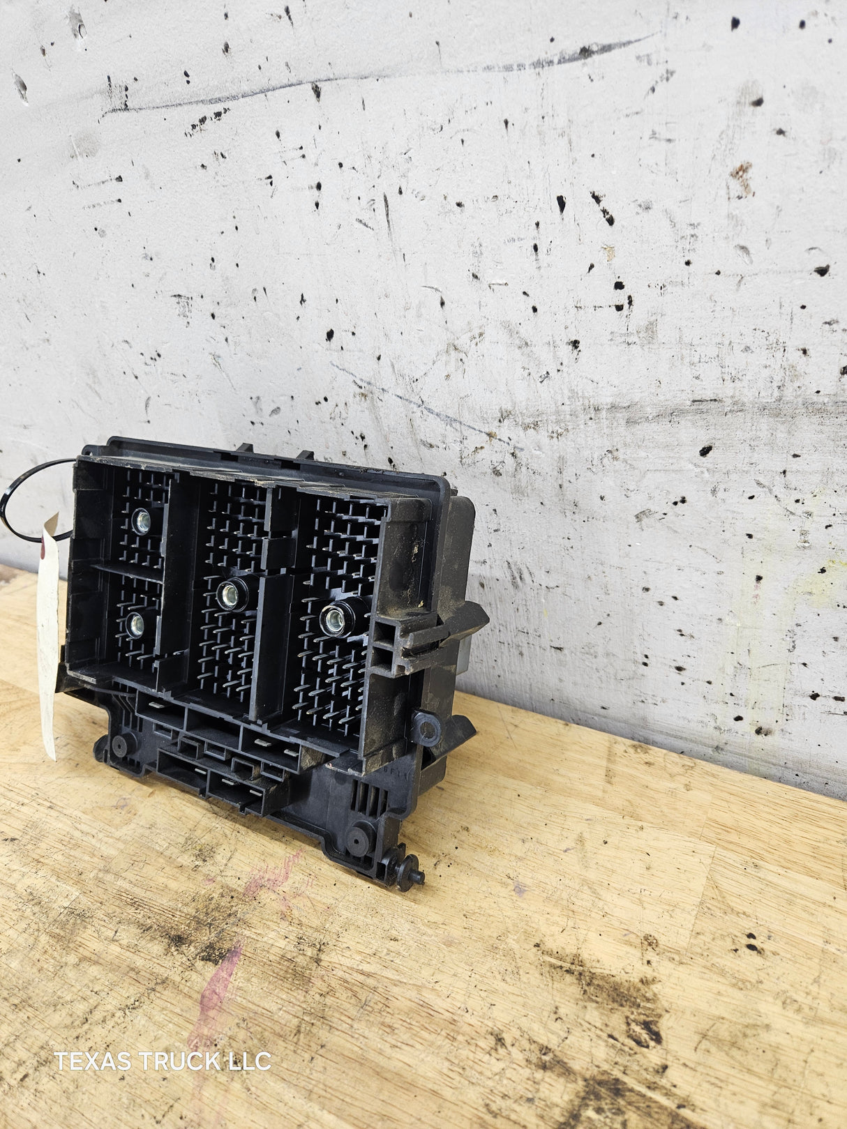 2006-2007 Chevrolet Silverado / GMC Sierra 1500 2500 3500 Engine Bay Fuse Box - 15139209