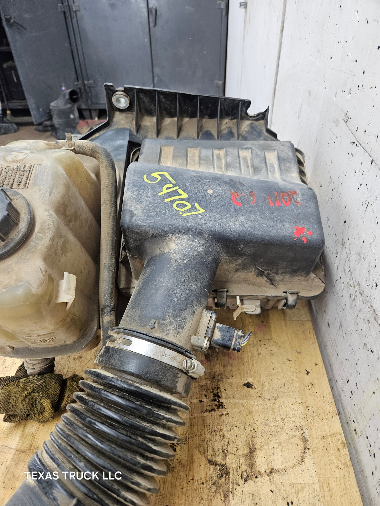 2011-2016 6.2L Air Intake Tube Duct Pipe & Air Filter Intake Box Lid & Coolant Reservoir OEM BC34-9F765-AA Ford Super Duty F250 F350 F450 F550