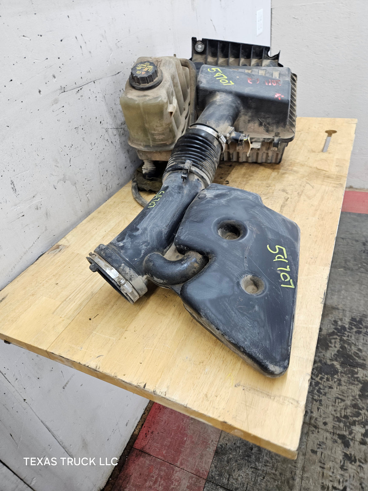 2011-2016 6.2L Air Intake Tube Duct Pipe & Air Filter Intake Box Lid & Coolant Reservoir OEM BC34-9F765-AA Ford Super Duty F250 F350 F450 F550