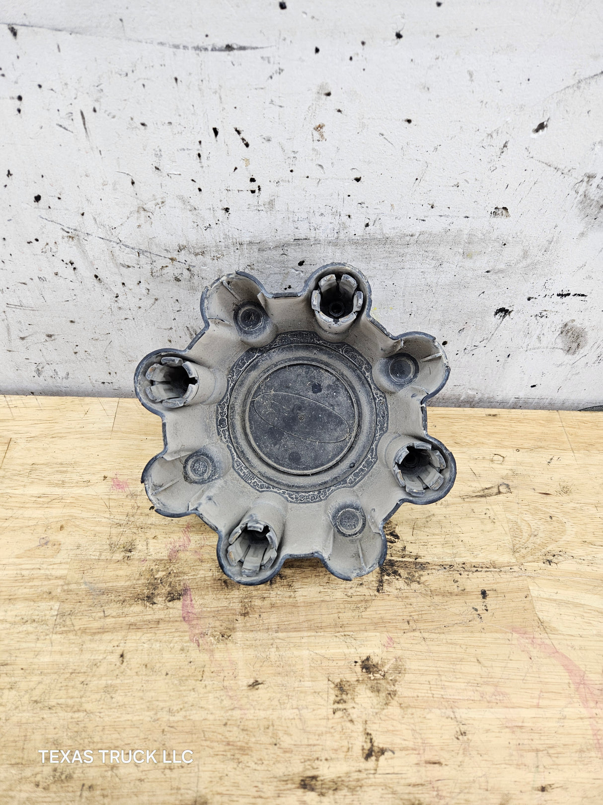 1999-2007 Ford Super Duty F250 F350 Hub Cap Center Cap SINGLE REAR WHEEL 8 LUG 2C34-1A096-EA 2C34-1A096-FA