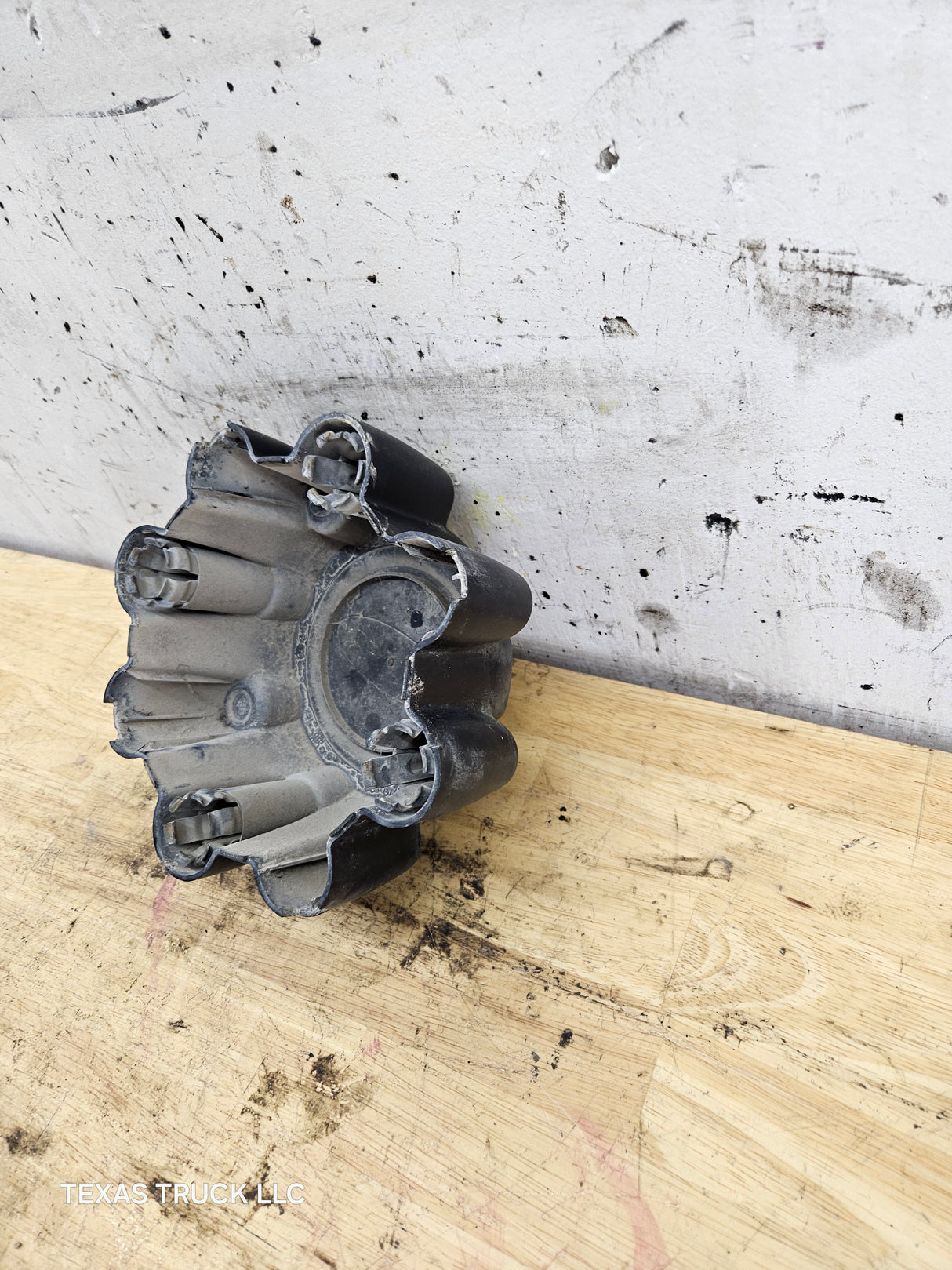 1999-2007 Ford Super Duty F250 F350 Hub Cap Center Cap SINGLE REAR WHEEL 8 LUG 2C34-1A096-EA 2C34-1A096-FA