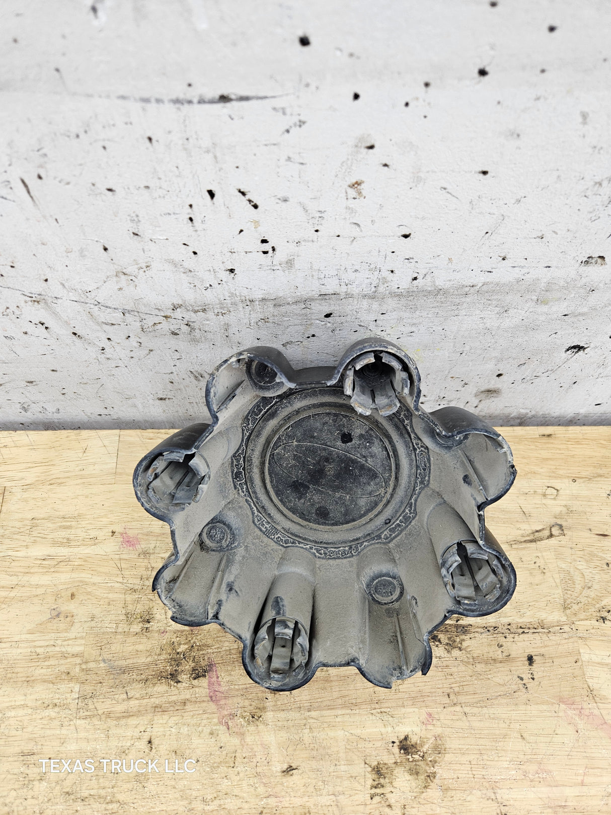 1999-2007 Ford Super Duty F250 F350 Hub Cap Center Cap SINGLE REAR WHEEL 8 LUG 2C34-1A096-EA 2C34-1A096-FA