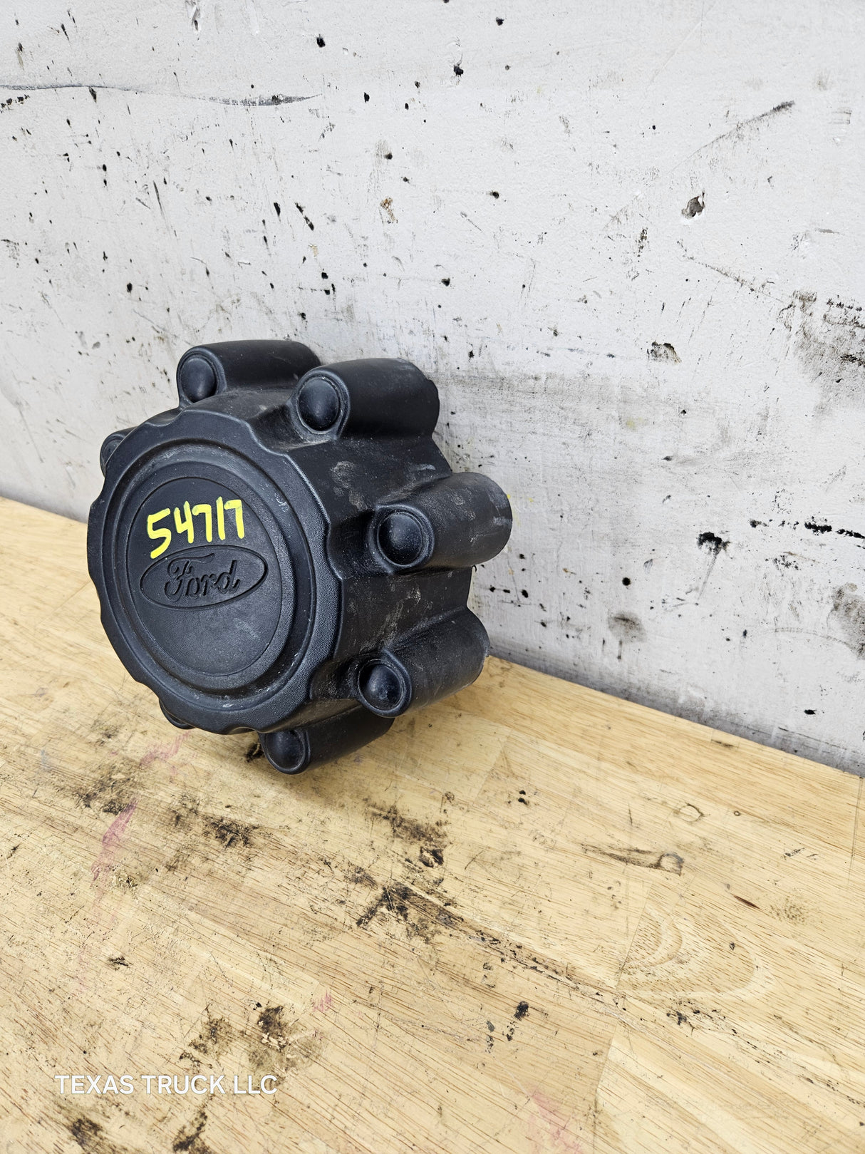 1999-2007 Ford Super Duty F250 F350 Hub Cap Center Cap SINGLE REAR WHEEL 8 LUG 2C34-1A096-EA 2C34-1A096-FA