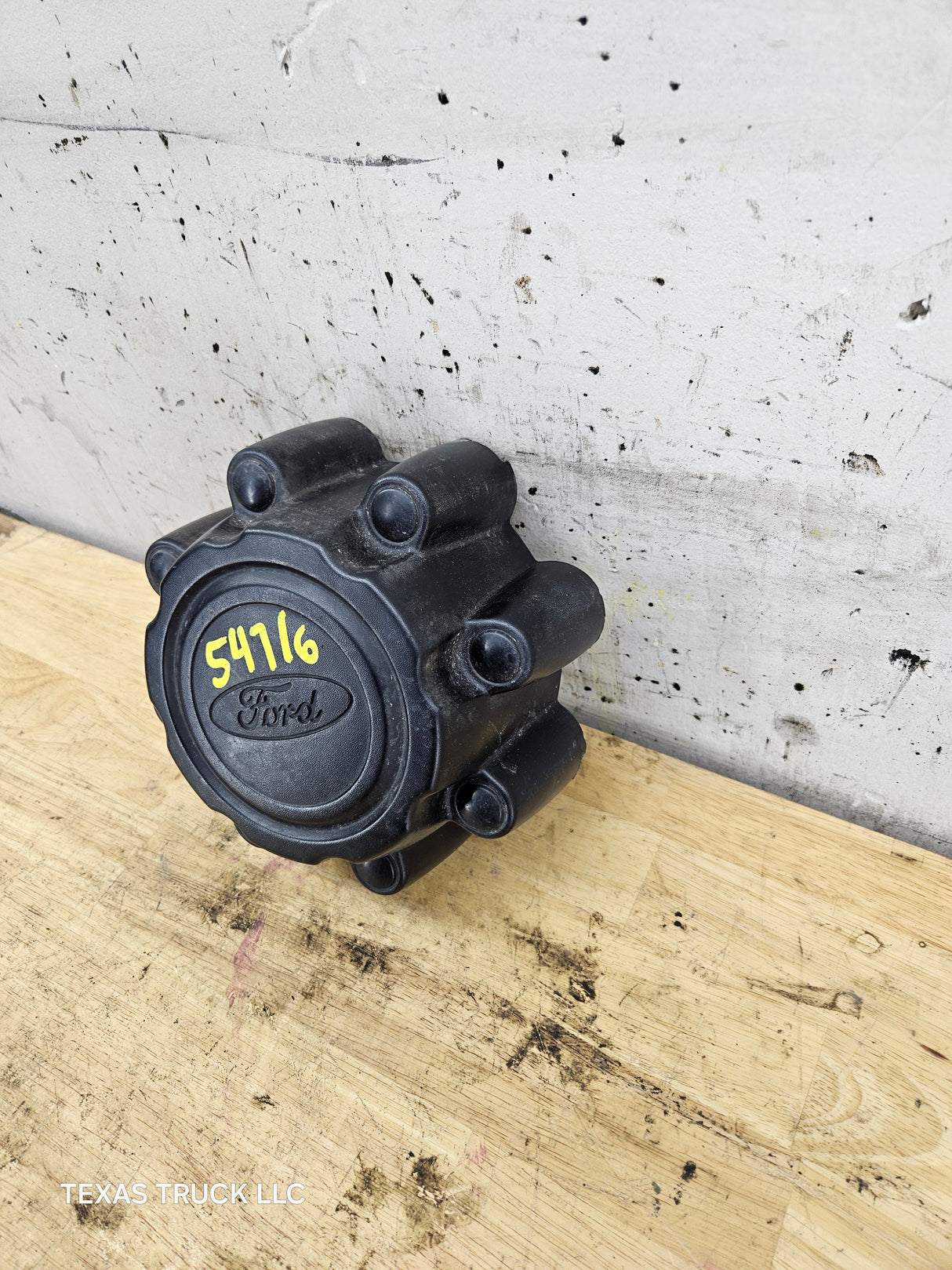 1999-2007 Ford Super Duty F250 F350 Hub Cap Center Cap SINGLE REAR WHEEL 8 LUG 2C34-1A096-EA 2C34-1A096-FA