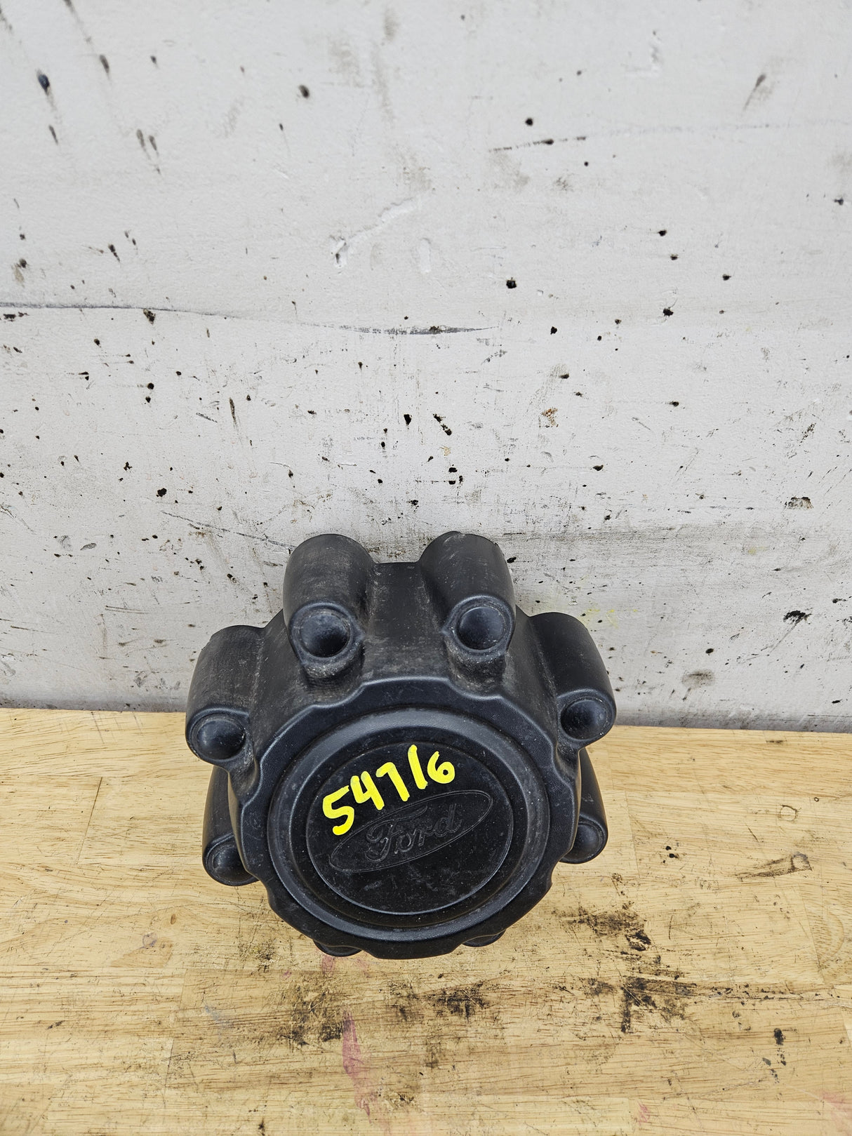 1999-2007 Ford Super Duty F250 F350 Hub Cap Center Cap SINGLE REAR WHEEL 8 LUG 2C34-1A096-EA 2C34-1A096-FA