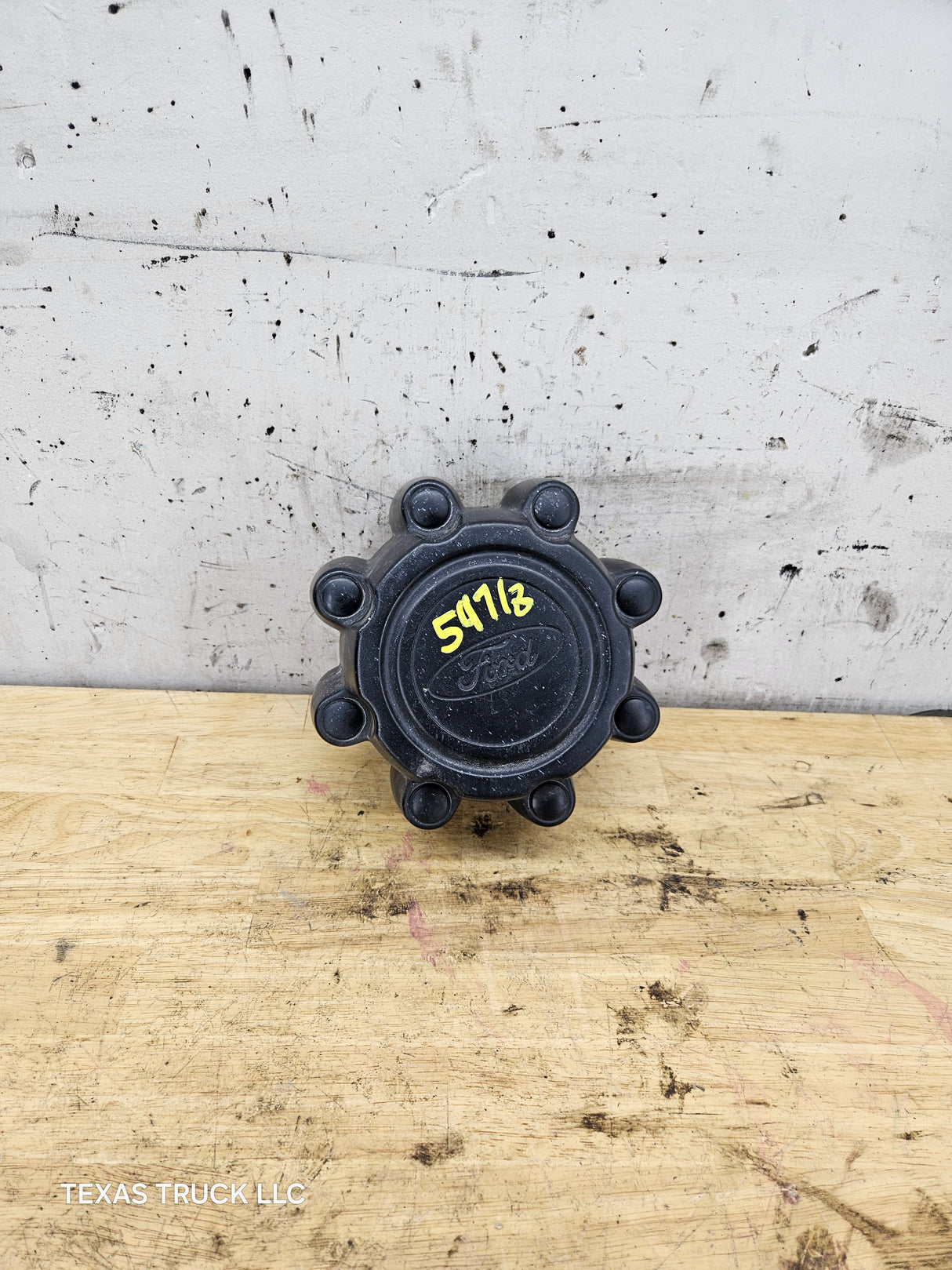 1999-2007 Ford Super Duty F250 F350 Hub Cap Center Cap SINGLE REAR WHEEL 8 LUG 2C34-1A096-EA 2C34-1A096-FA