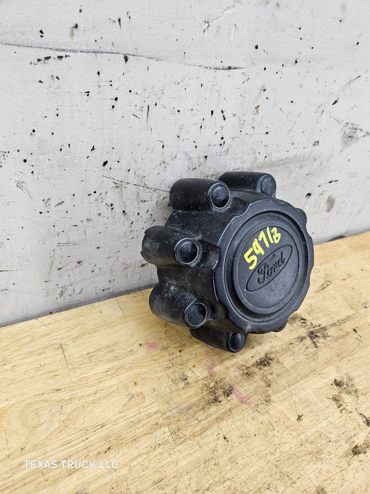 1999-2007 Ford Super Duty F250 F350 Hub Cap Center Cap SINGLE REAR WHEEL 8 LUG 2C34-1A096-EA 2C34-1A096-FA