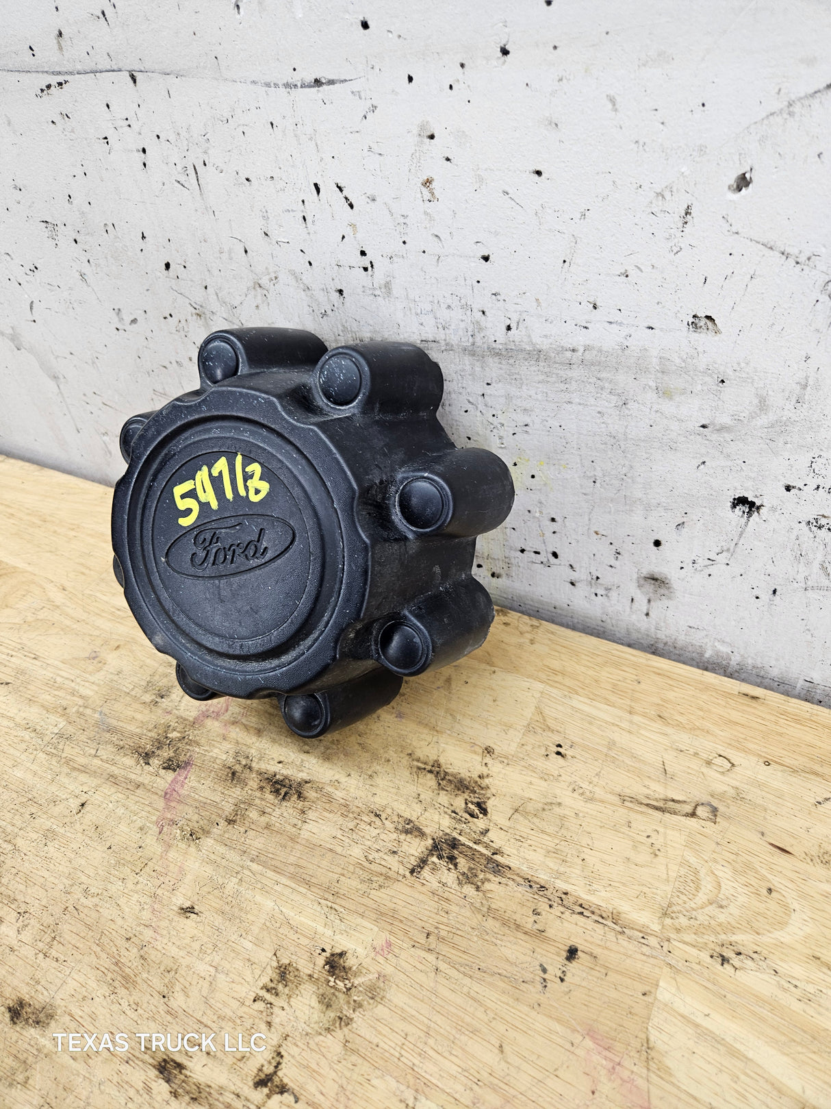 1999-2007 Ford Super Duty F250 F350 Hub Cap Center Cap SINGLE REAR WHEEL 8 LUG 2C34-1A096-EA 2C34-1A096-FA