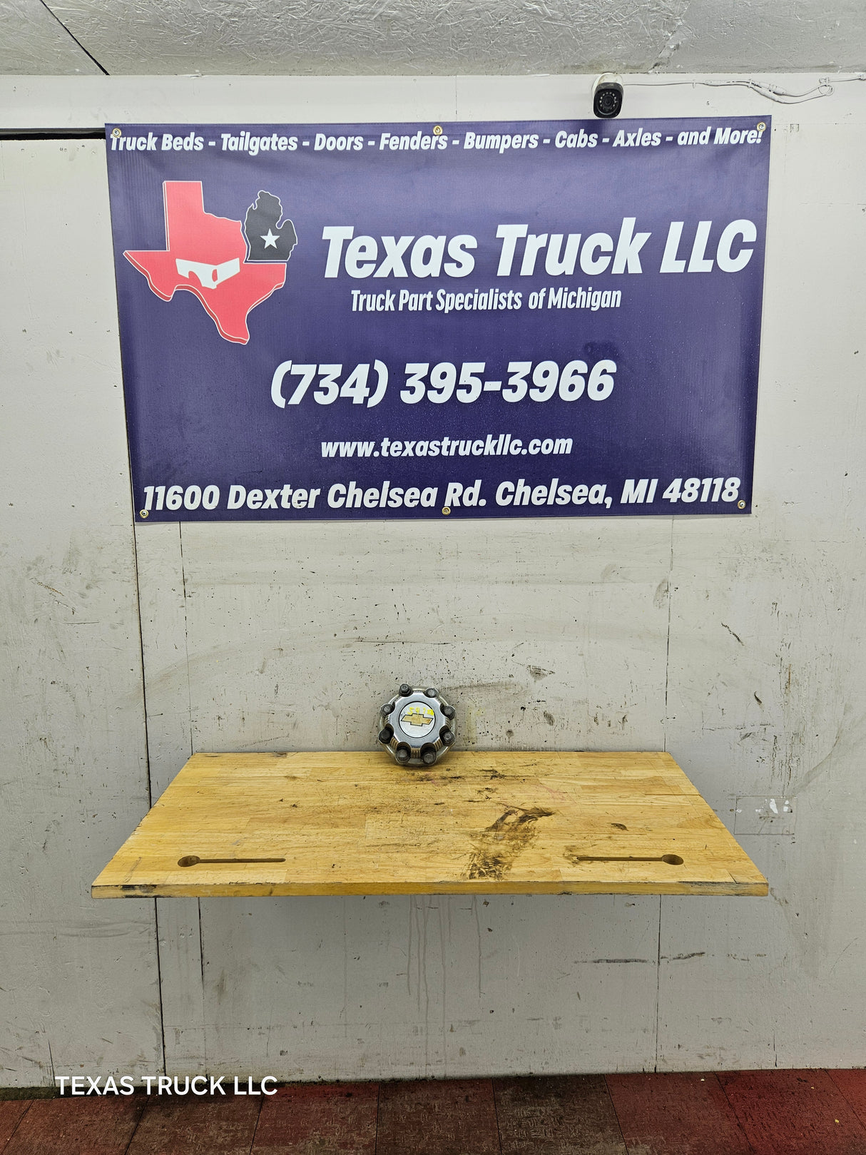 1999-2006 OEM Chevrolet Silverado 8 Lug Wheel Center Hub Cap Lug Cover