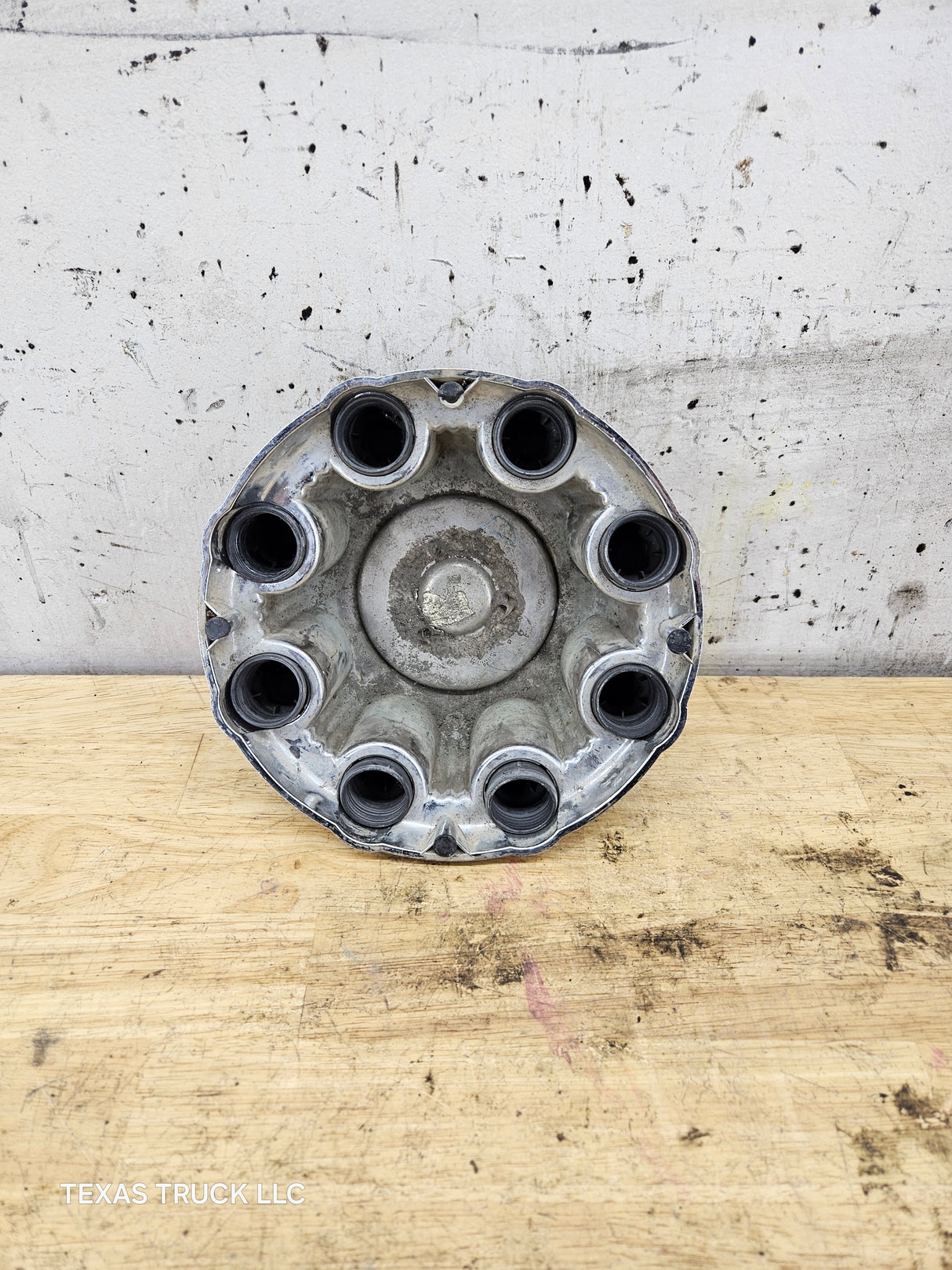 1999-2006 OEM Chevrolet Silverado 8 Lug Wheel Center Hub Cap Lug Cover