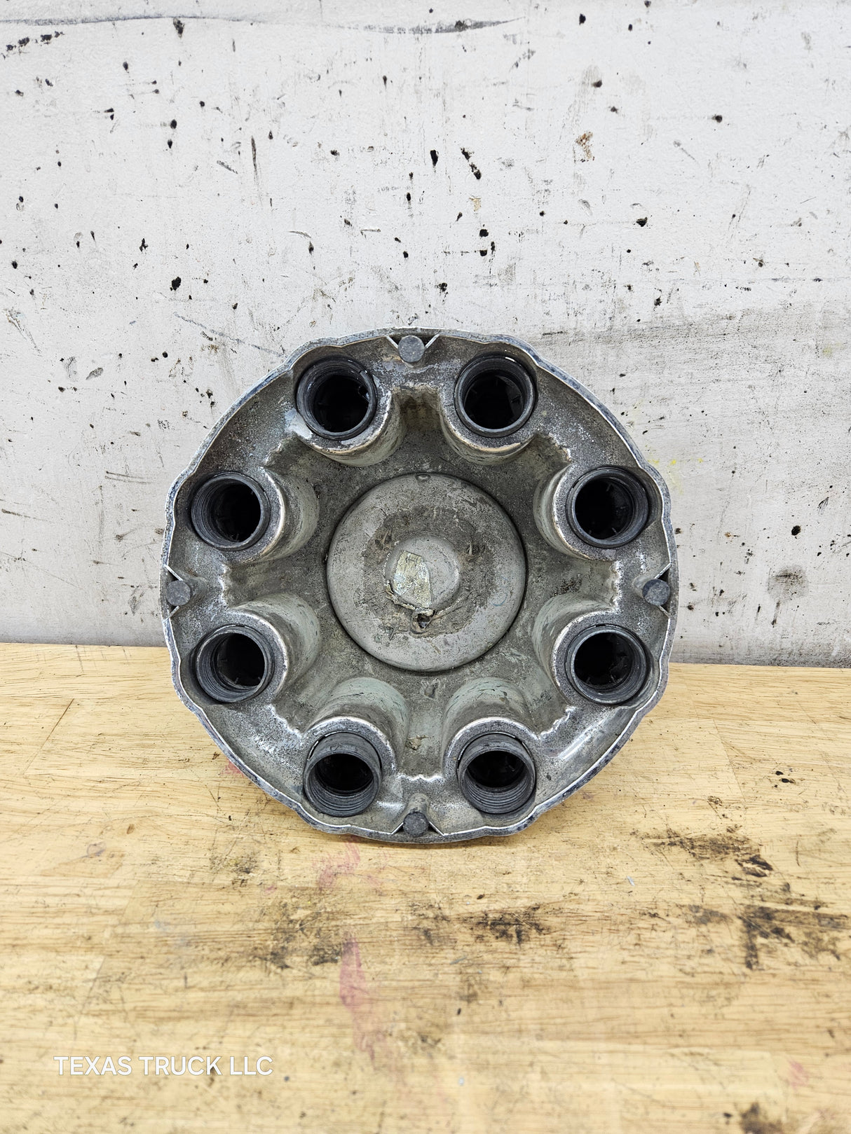 1999-2006 OEM Chevrolet Silverado 8 Lug Wheel Center Hub Cap Lug Cover
