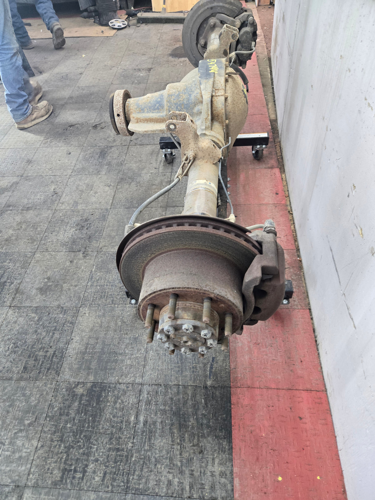 2005-2010 Ford Super Duty F250 F350 SRW Rear Axle 4.10 Gear Ratio 146k miles
