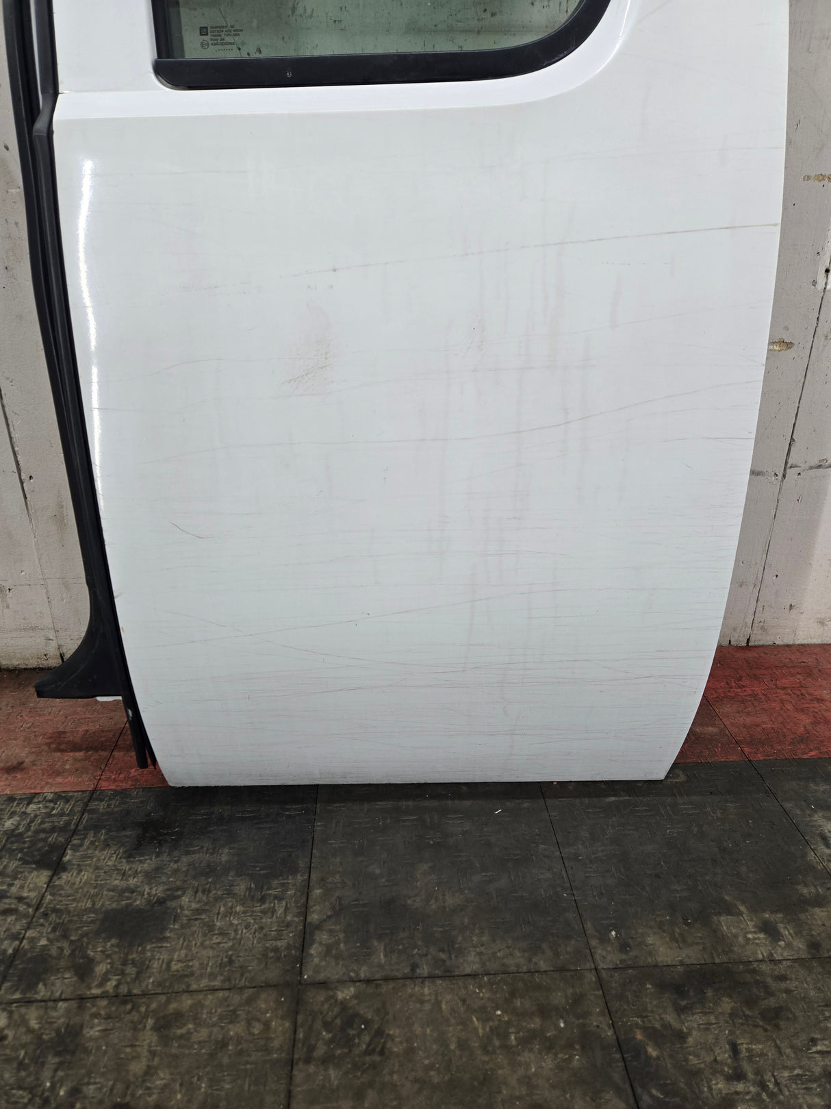 2007-2013 Chevrolet Silverado / GMC Sierra 1500 2500HD 3500 HD Extended Cab LH Rear Driver Side Door