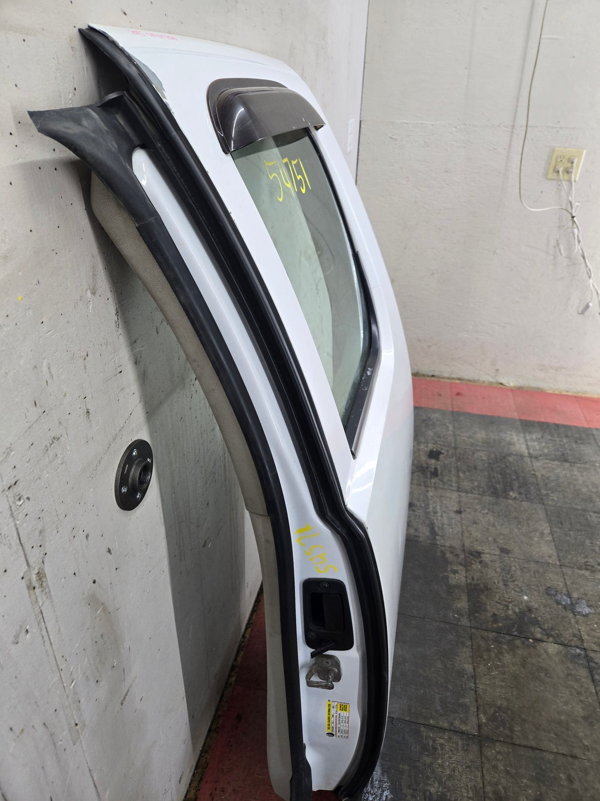 2007-2013 Chevrolet Silverado / GMC Sierra 1500 2500HD 3500 HD Extended Cab LH Rear Driver Side Door