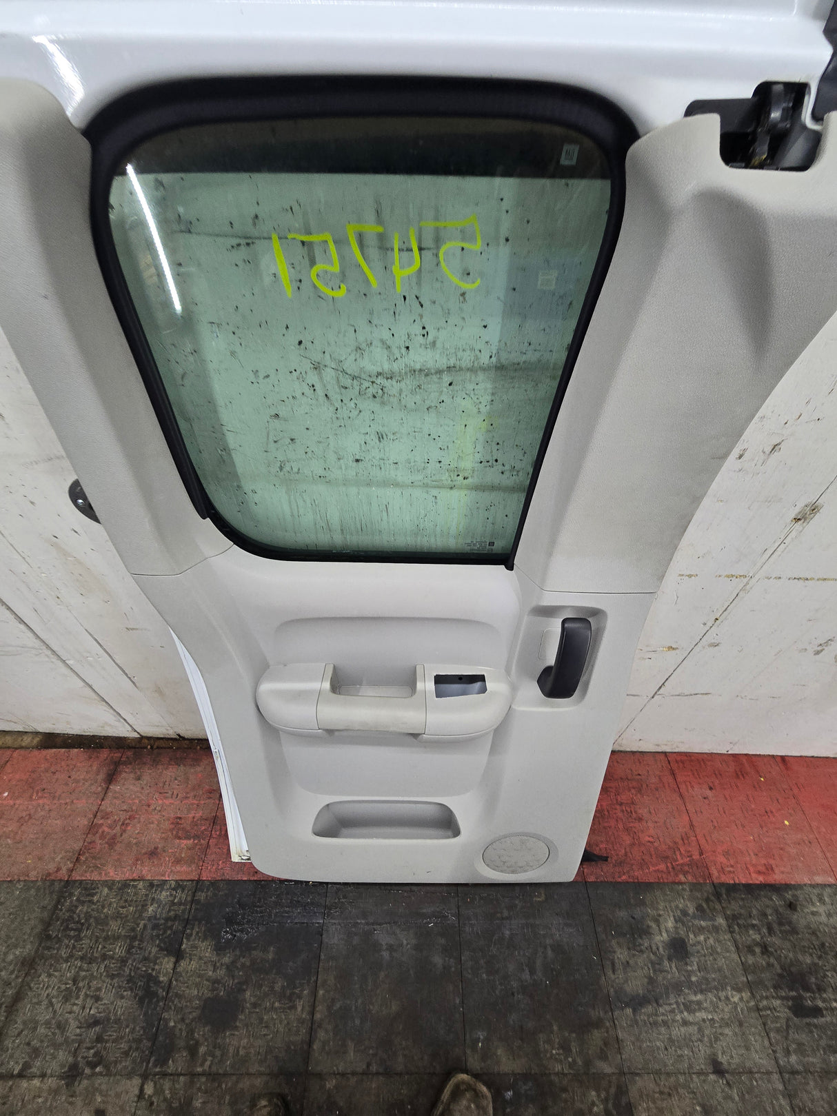 2007-2013 Chevrolet Silverado / GMC Sierra 1500 2500HD 3500 HD Extended Cab LH Rear Driver Side Door