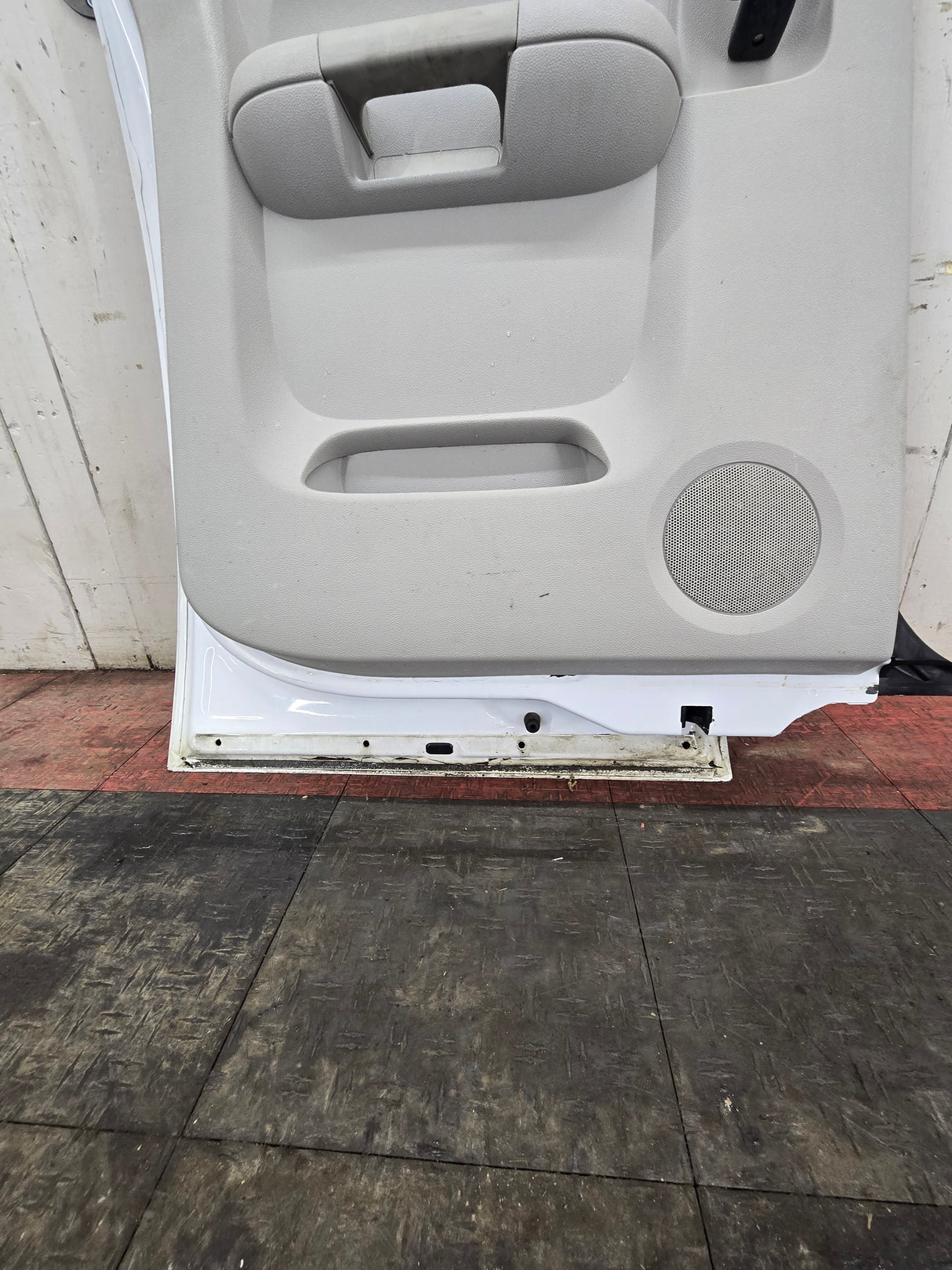 2007-2013 Chevrolet Silverado / GMC Sierra 1500 2500HD 3500 HD Extended Cab LH Rear Driver Side Door