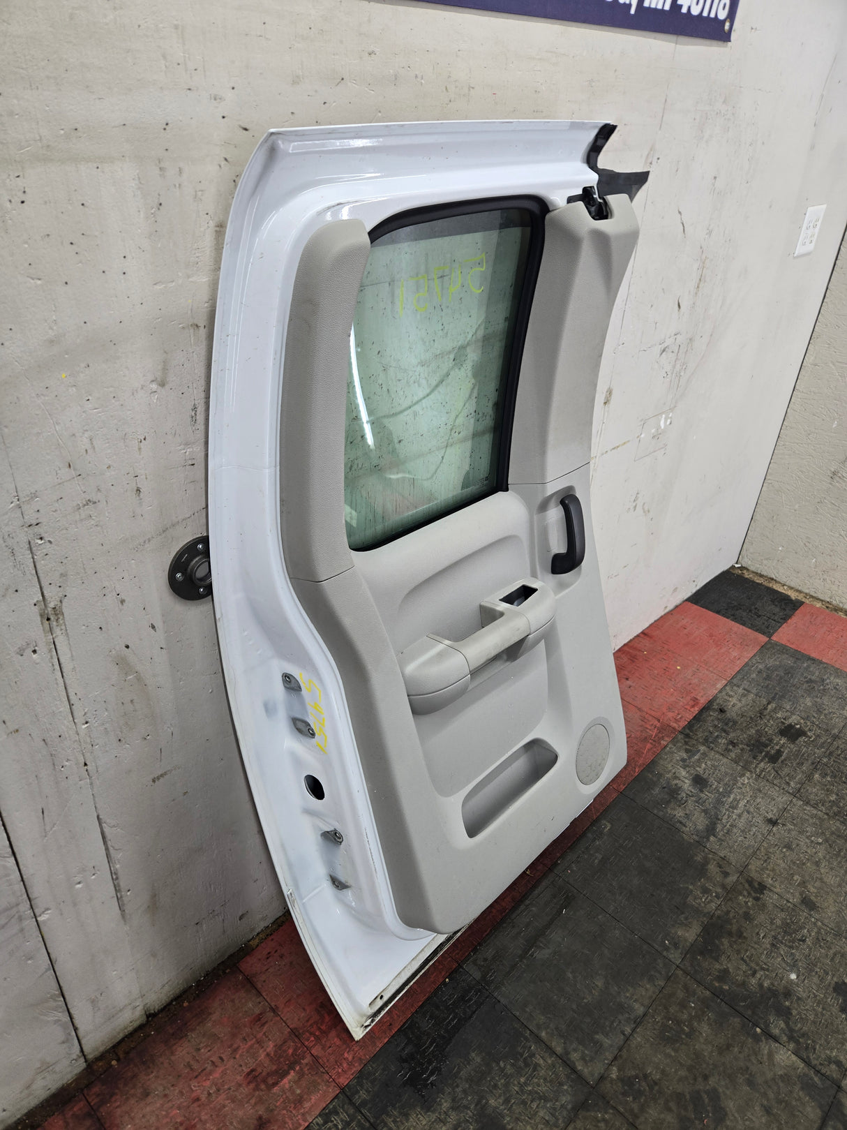 2007-2013 Chevrolet Silverado / GMC Sierra 1500 2500HD 3500 HD Extended Cab LH Rear Driver Side Door