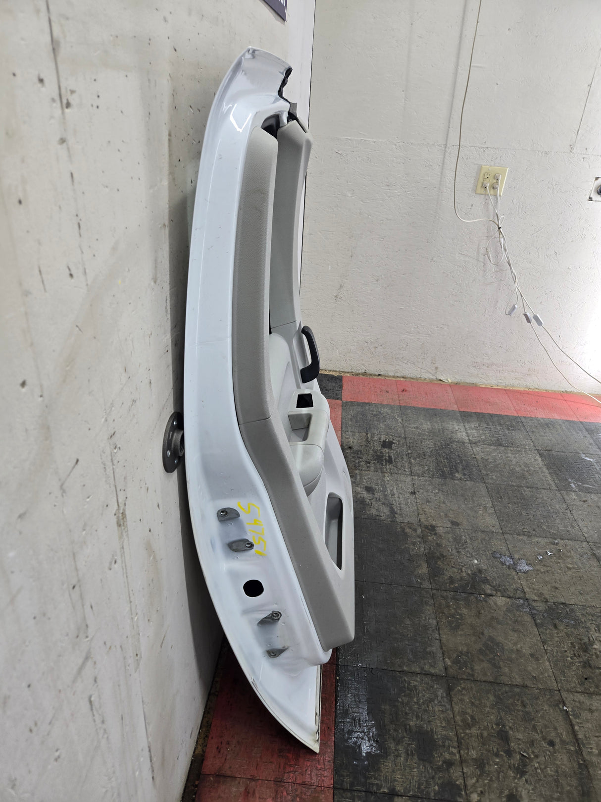 2007-2013 Chevrolet Silverado / GMC Sierra 1500 2500HD 3500 HD Extended Cab LH Rear Driver Side Door