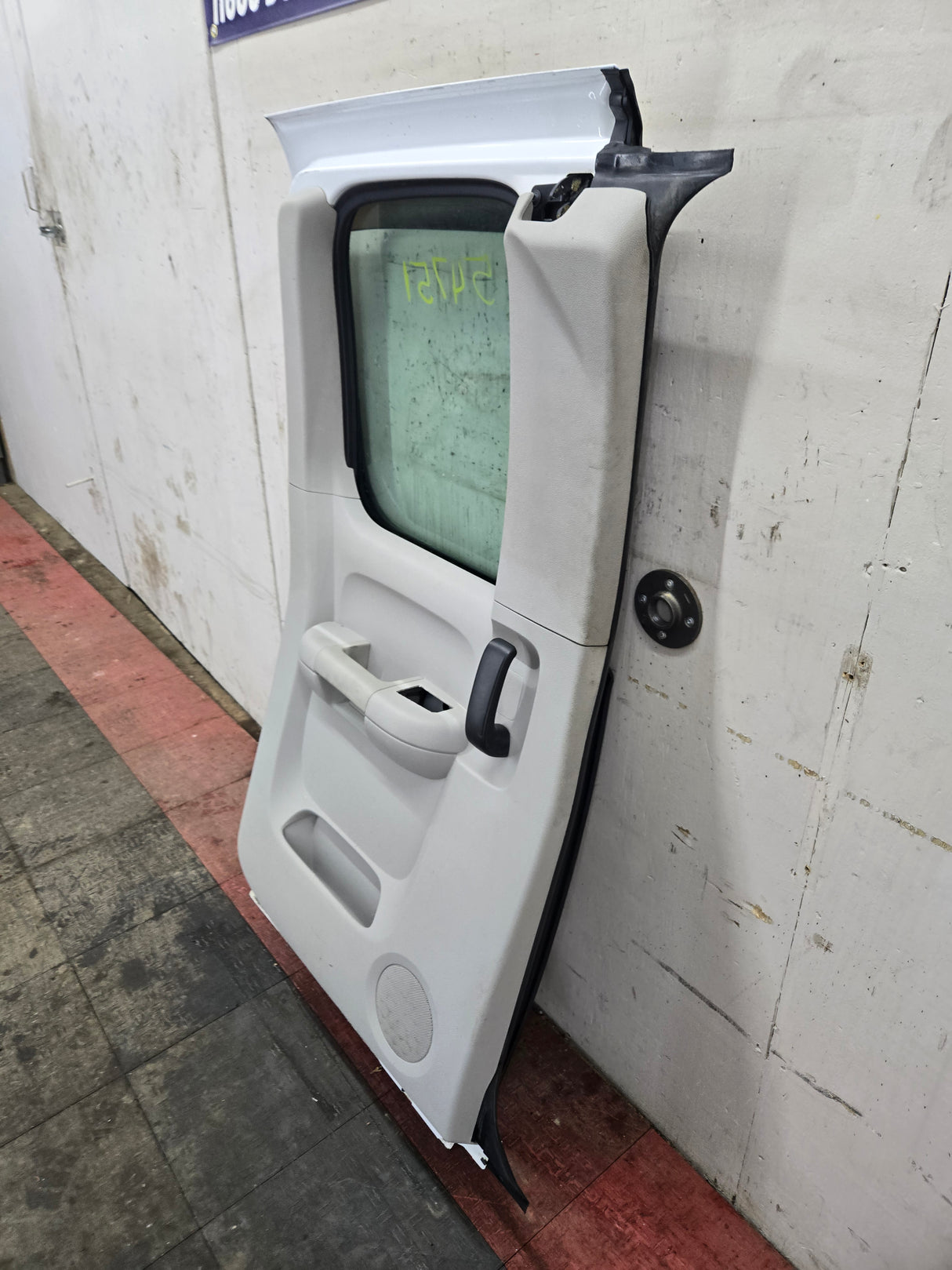 2007-2013 Chevrolet Silverado / GMC Sierra 1500 2500HD 3500 HD Extended Cab LH Rear Driver Side Door