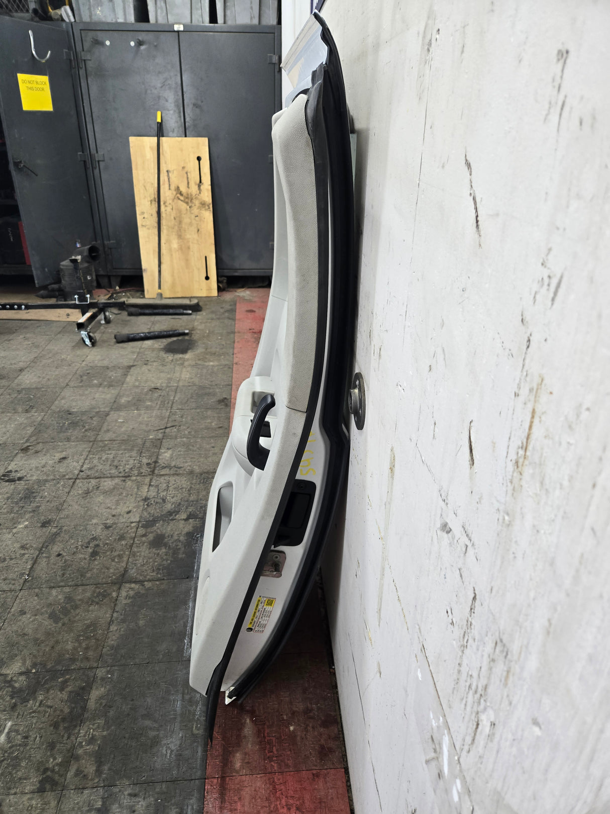 2007-2013 Chevrolet Silverado / GMC Sierra 1500 2500HD 3500 HD Extended Cab LH Rear Driver Side Door