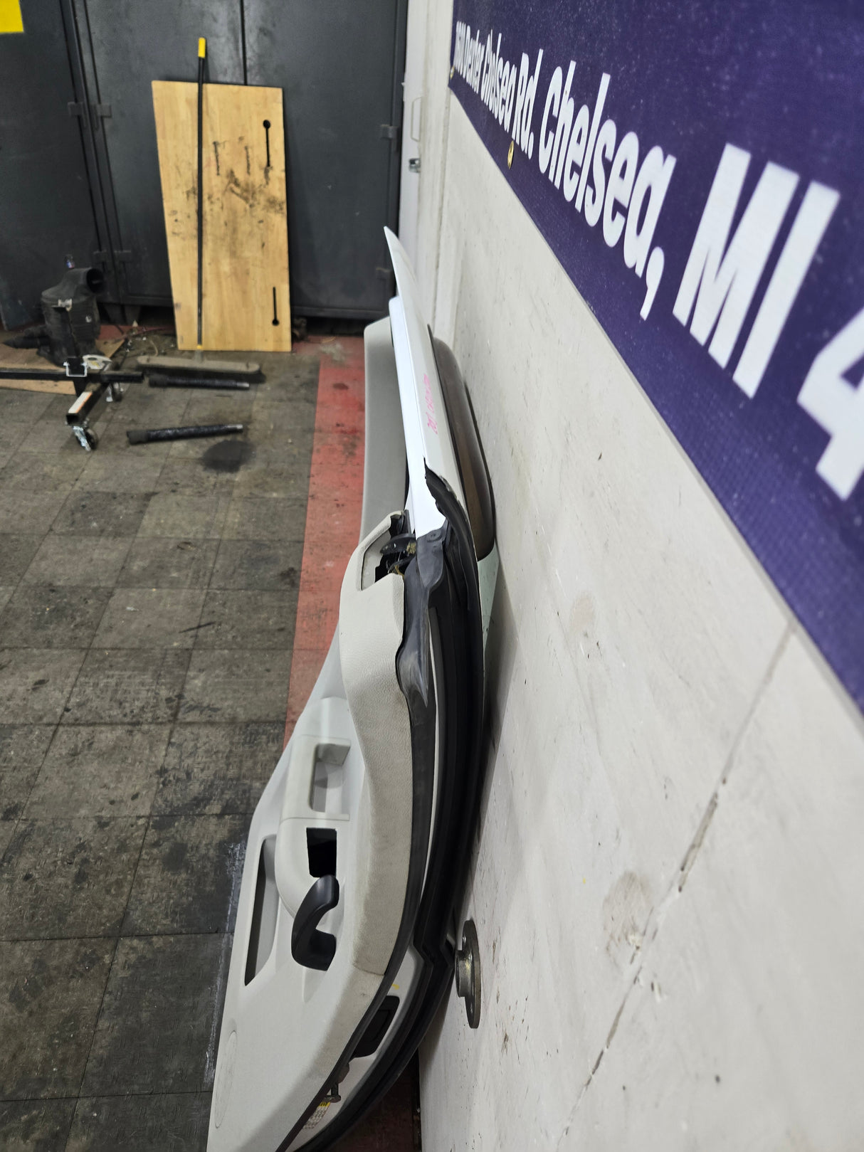 2007-2013 Chevrolet Silverado / GMC Sierra 1500 2500HD 3500 HD Extended Cab LH Rear Driver Side Door