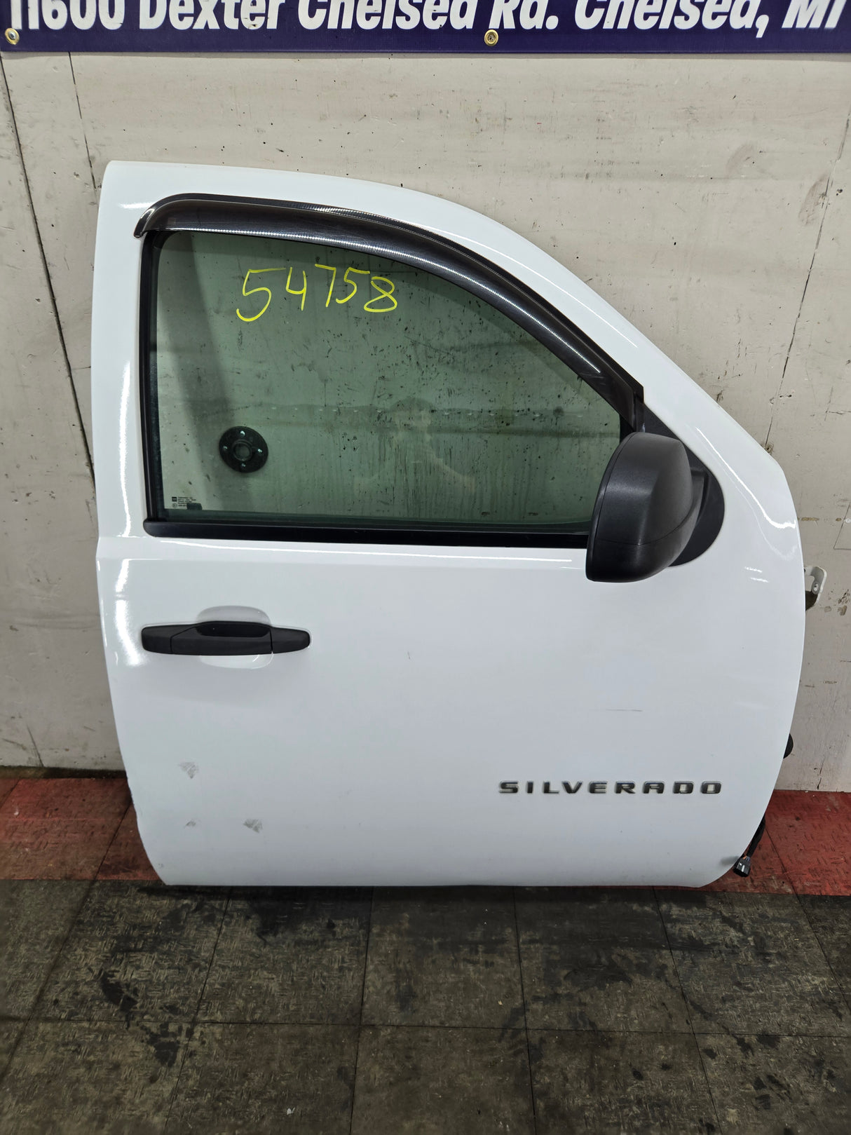 2007-2013 Chevrolet Silverado / GMC Sierra 1500 2500 3500 HD RH Front Passenger Side Door