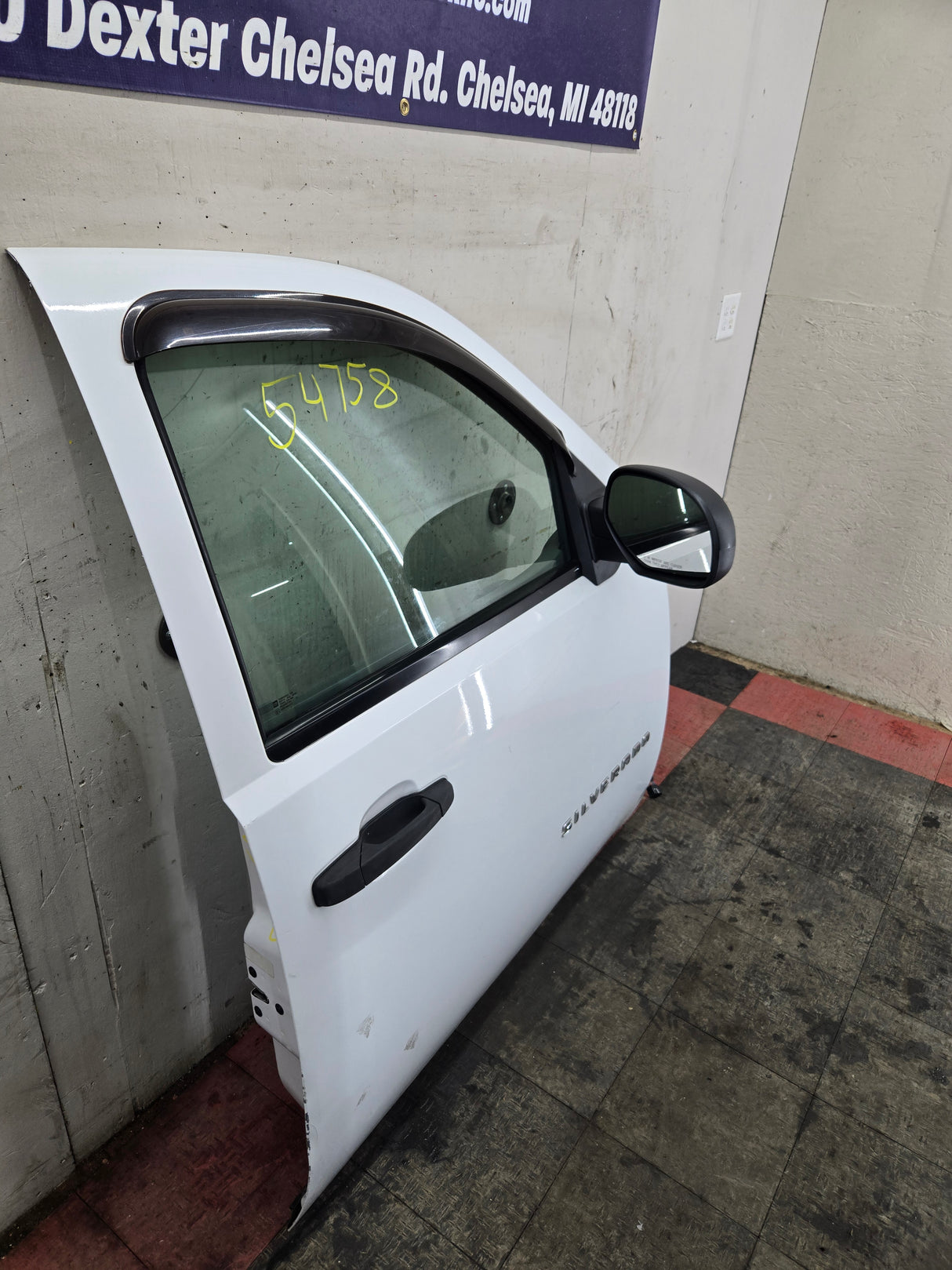 2007-2013 Chevrolet Silverado / GMC Sierra 1500 2500 3500 HD RH Front Passenger Side Door