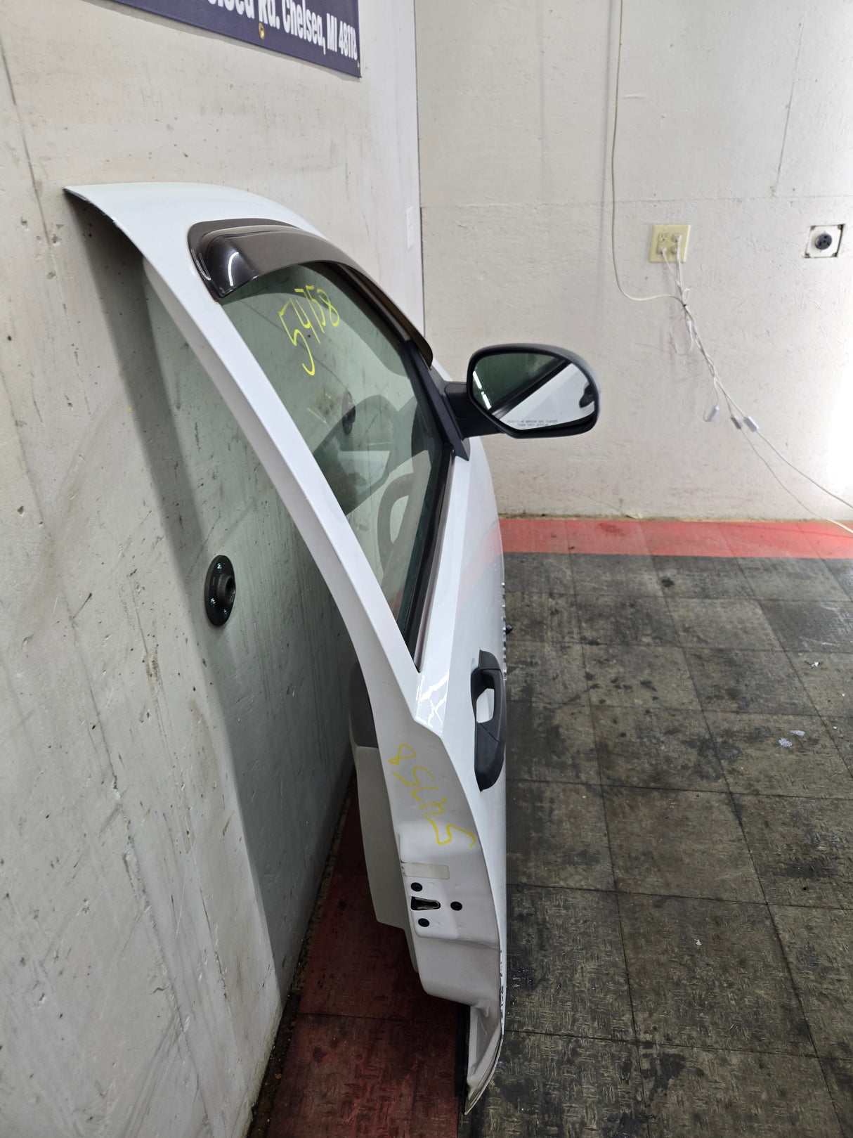 2007-2013 Chevrolet Silverado / GMC Sierra 1500 2500 3500 HD RH Front Passenger Side Door