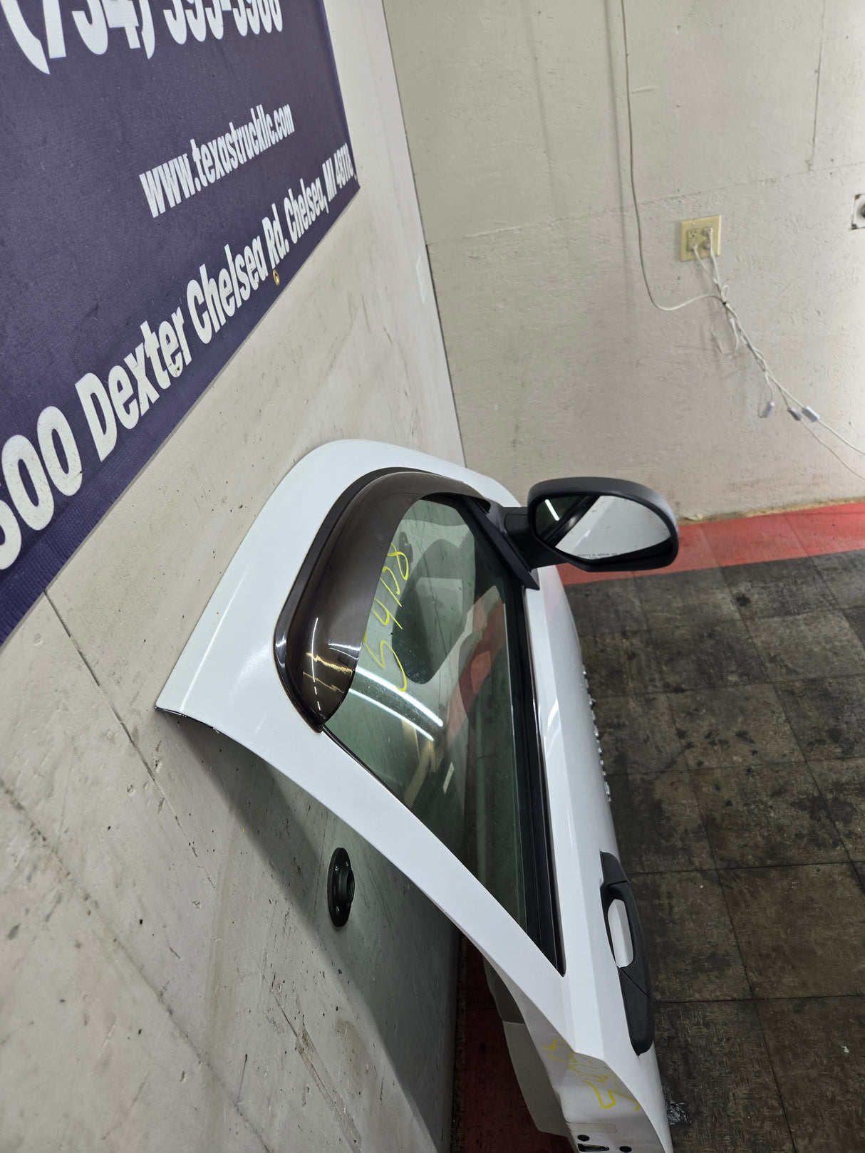 2007-2013 Chevrolet Silverado / GMC Sierra 1500 2500 3500 HD RH Front Passenger Side Door