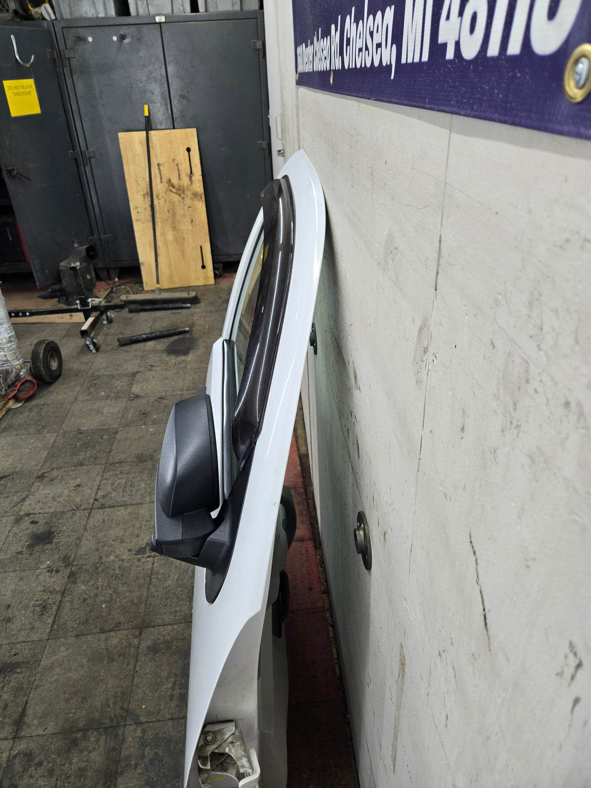 2007-2013 Chevrolet Silverado / GMC Sierra 1500 2500 3500 HD RH Front Passenger Side Door