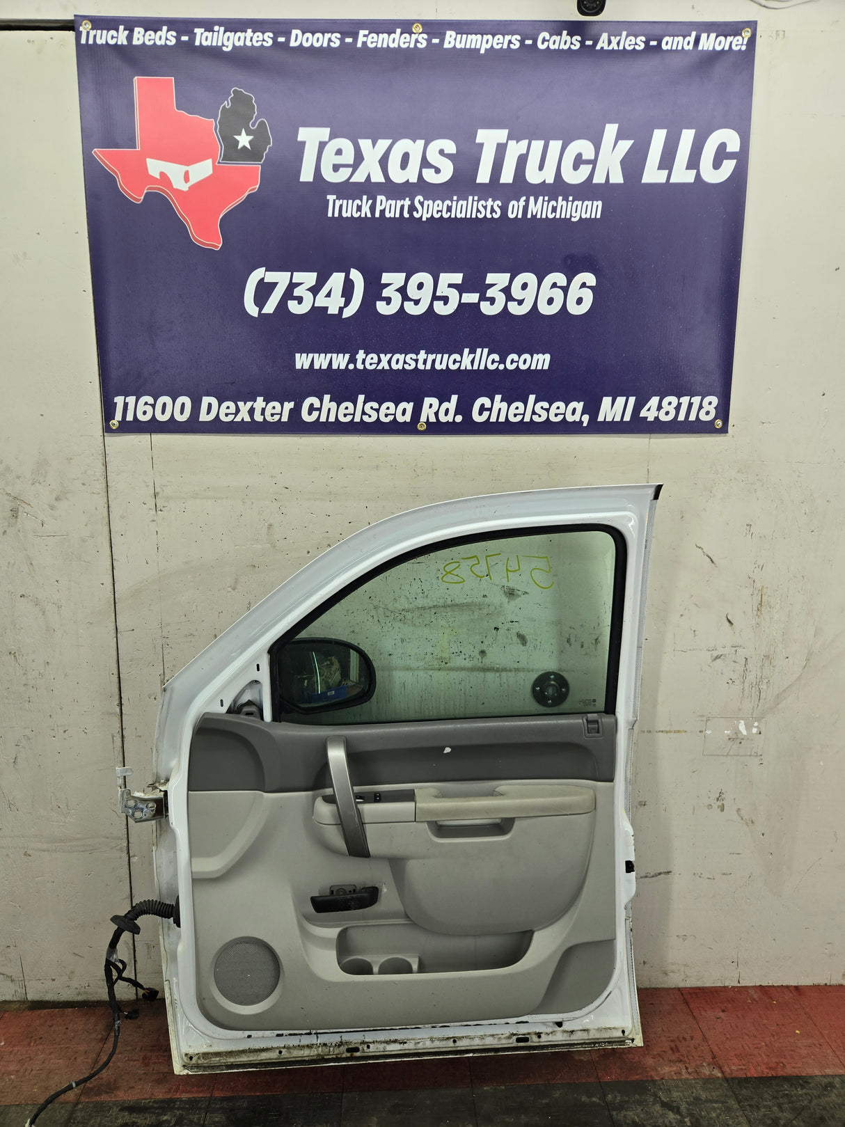 2007-2013 Chevrolet Silverado / GMC Sierra 1500 2500 3500 HD RH Front Passenger Side Door