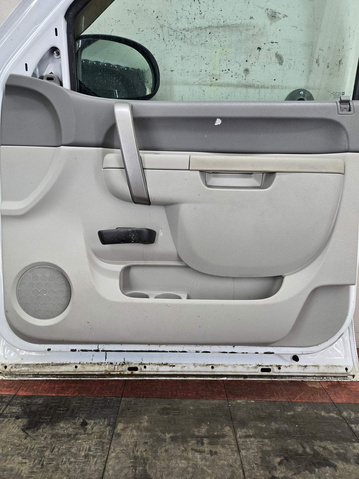 2007-2013 Chevrolet Silverado / GMC Sierra 1500 2500 3500 HD RH Front Passenger Side Door